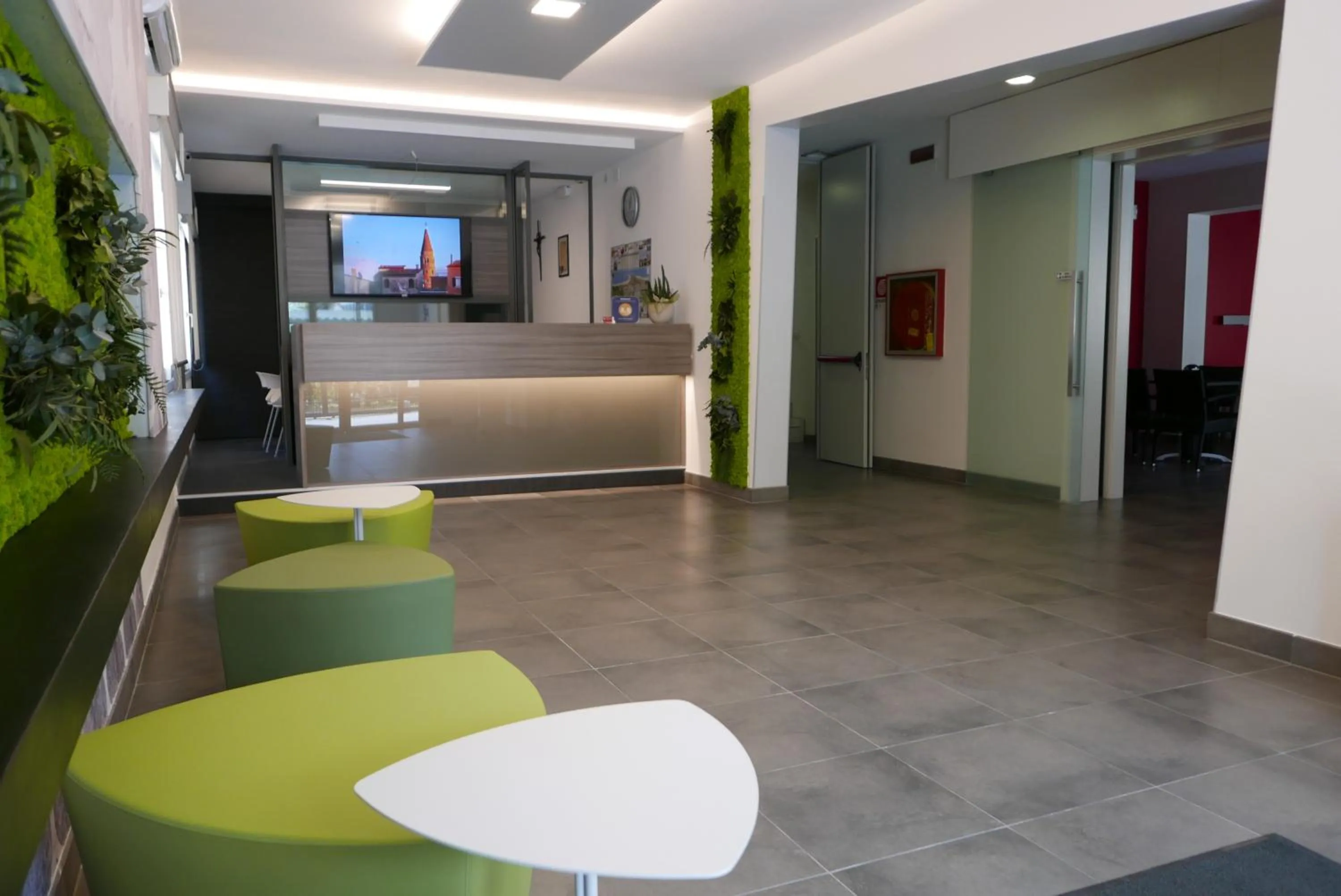 Facade/entrance in Hotel Nederland