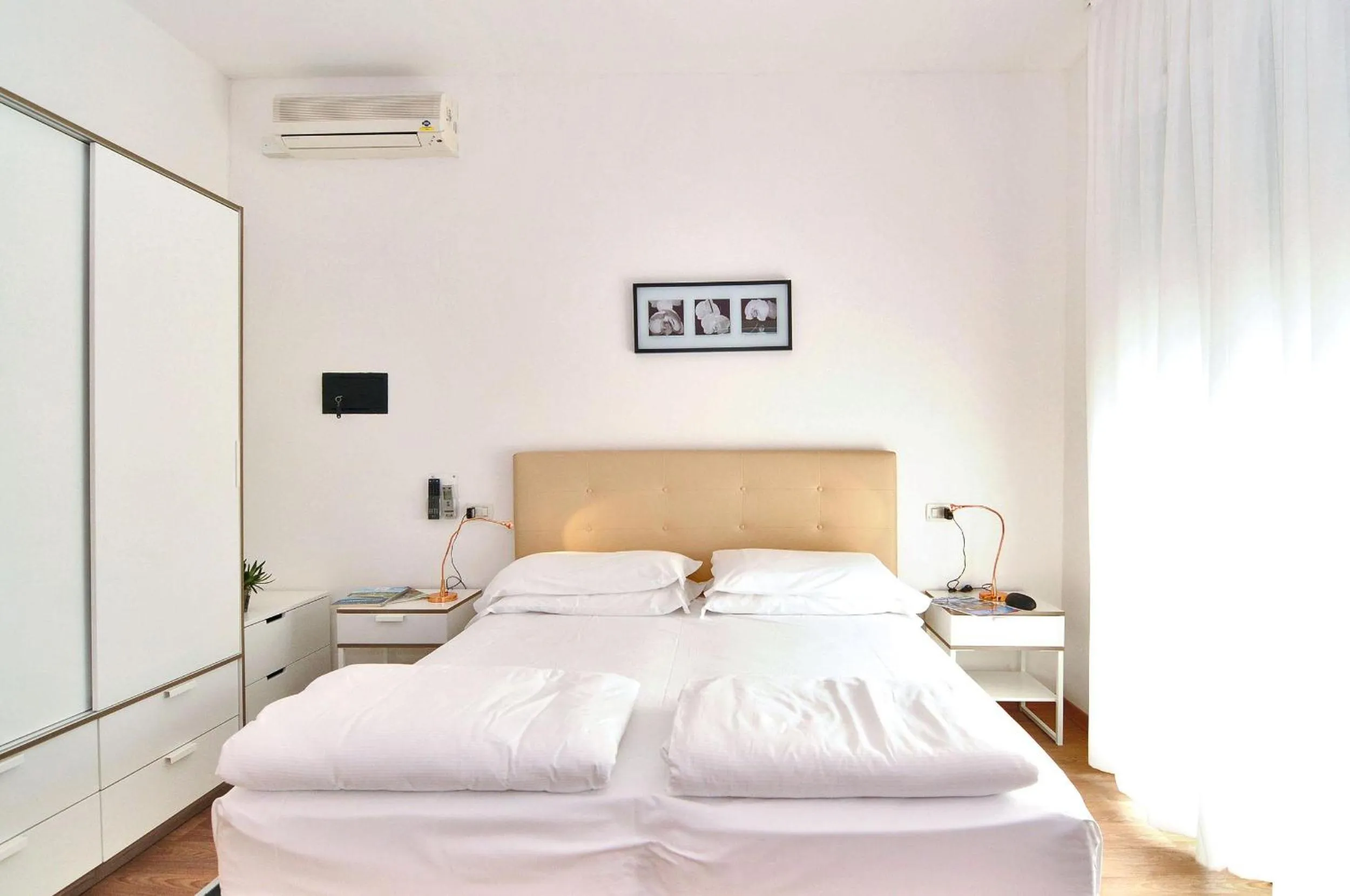 Bedroom, Bed in Hotel Nederland