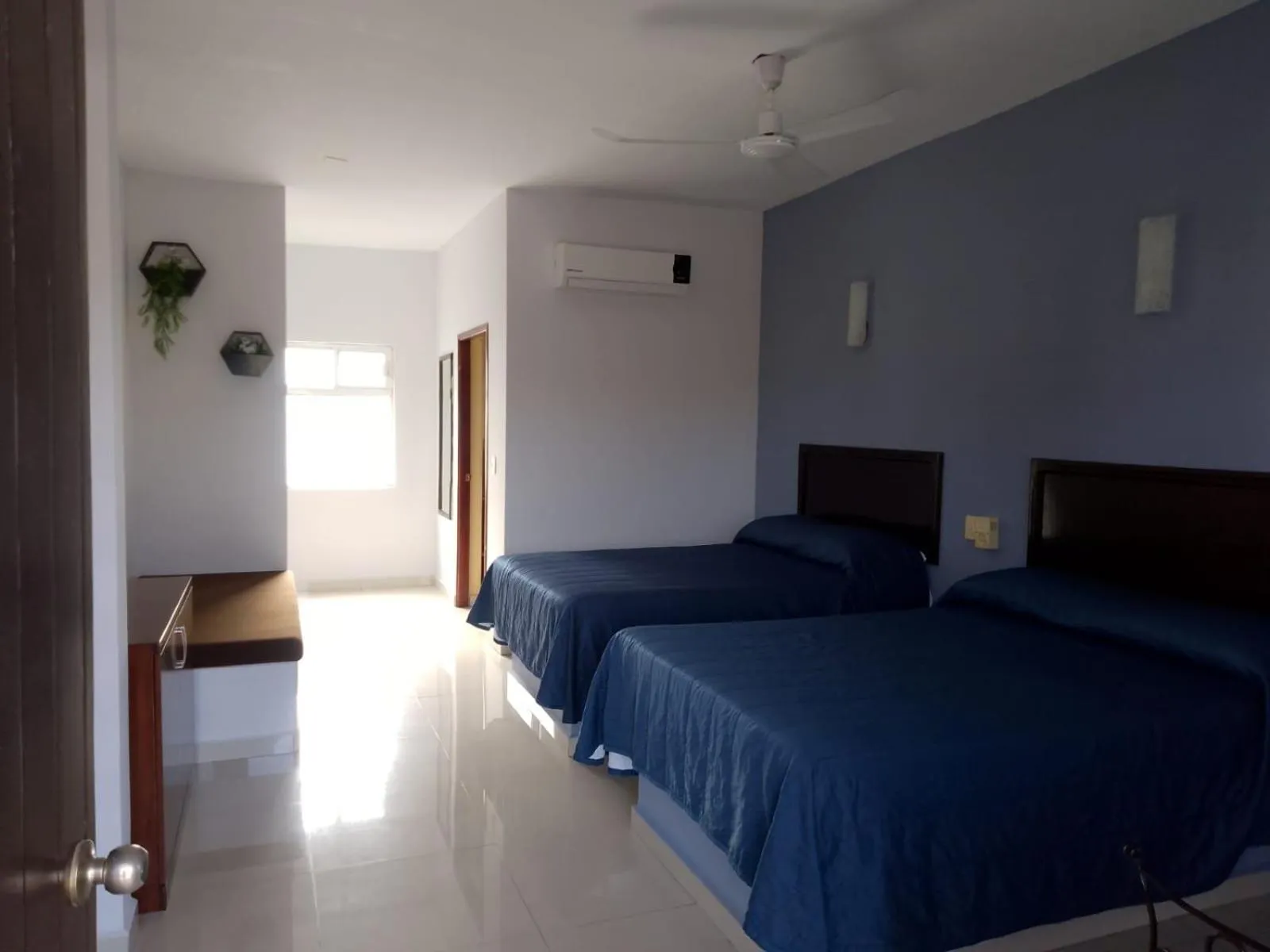 Bed in El Descanso Inn