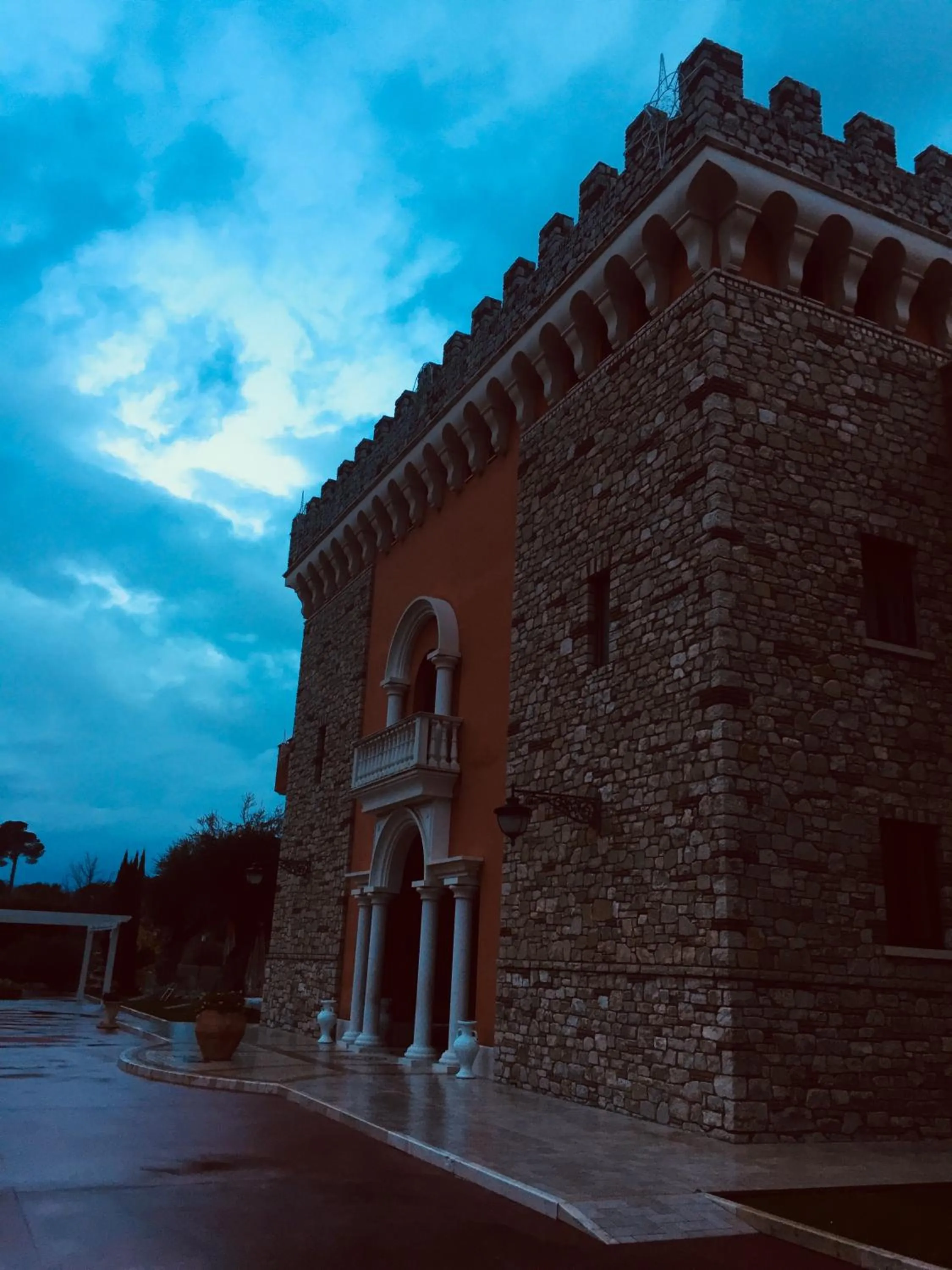 Facade/entrance in Hotel Castello Torre in Pietra