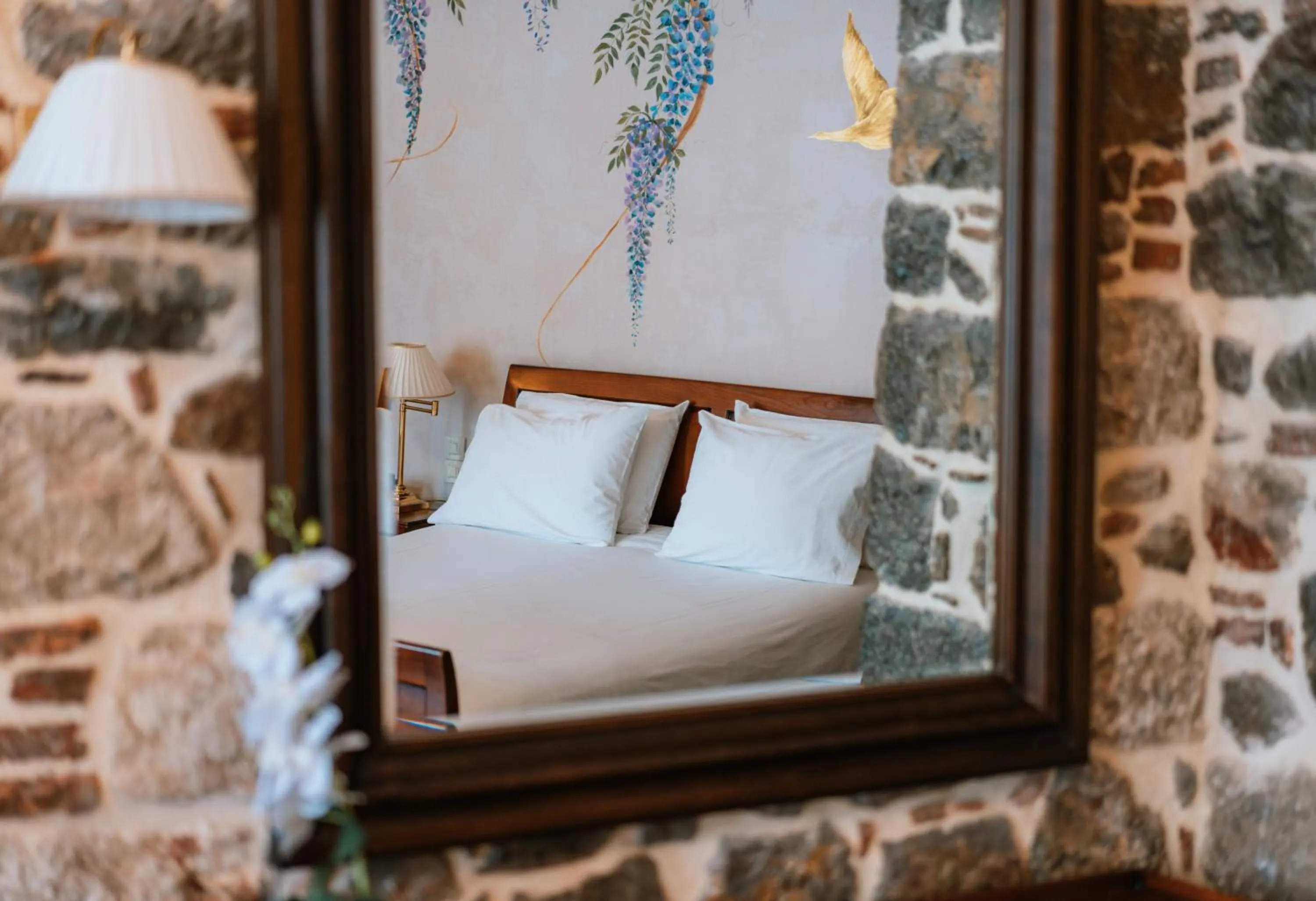 Photo of the whole room, Bed in Xenon Inn