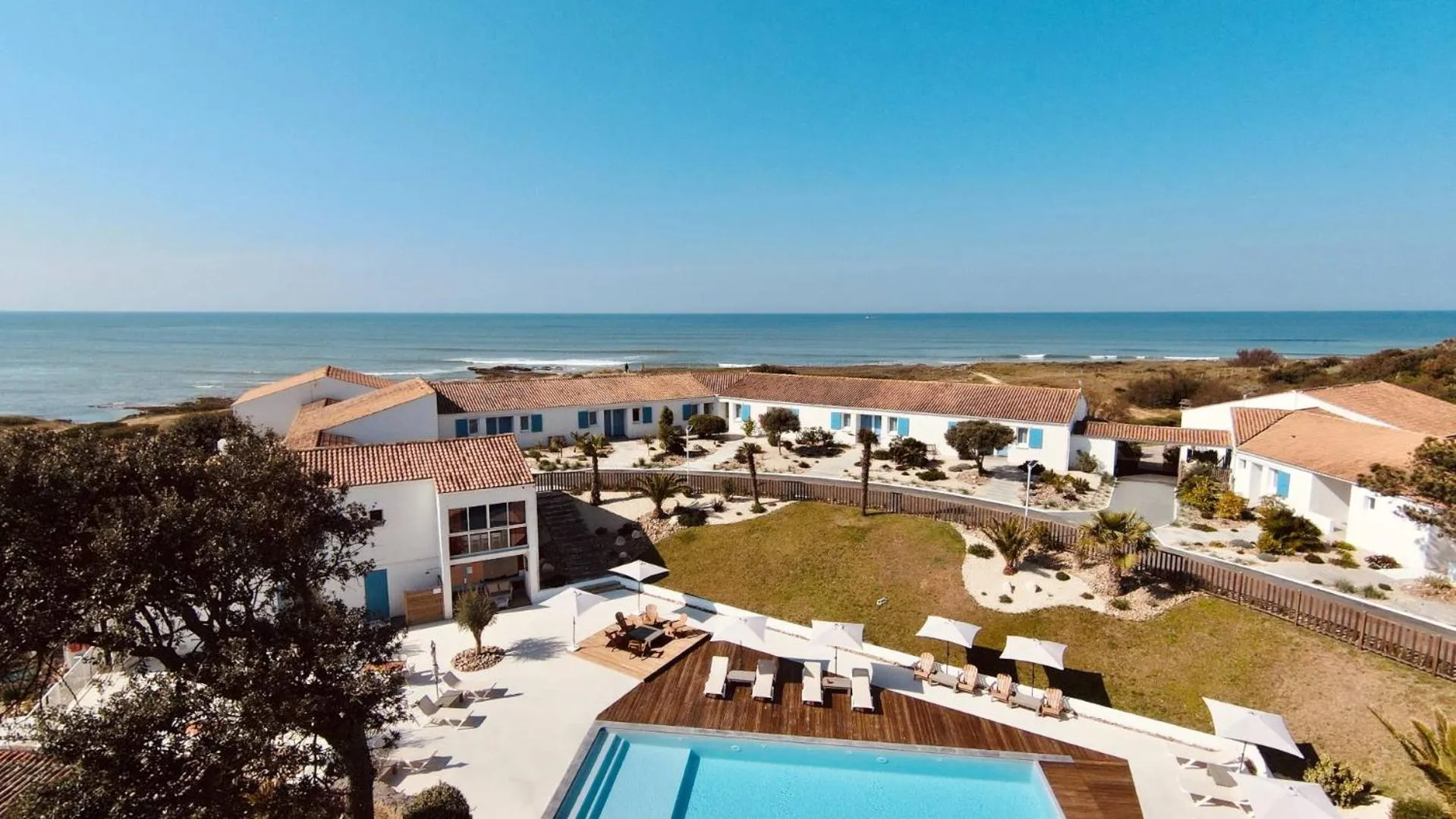 Property building in Hôtel Île de Lumière