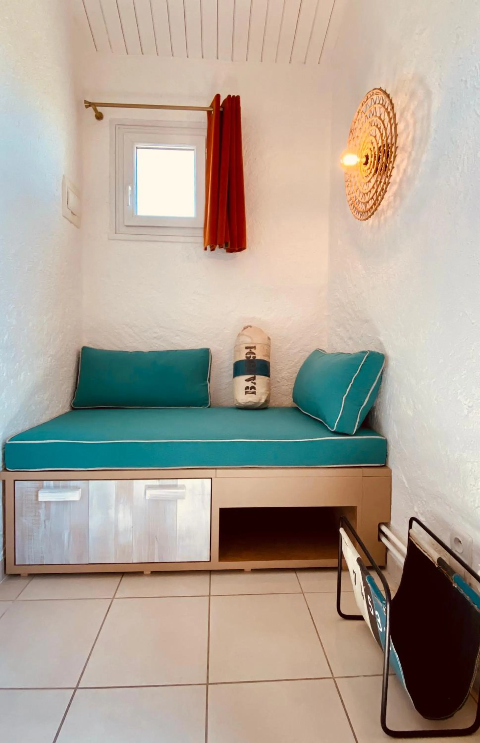 Decorative detail in Hôtel Île de Lumière