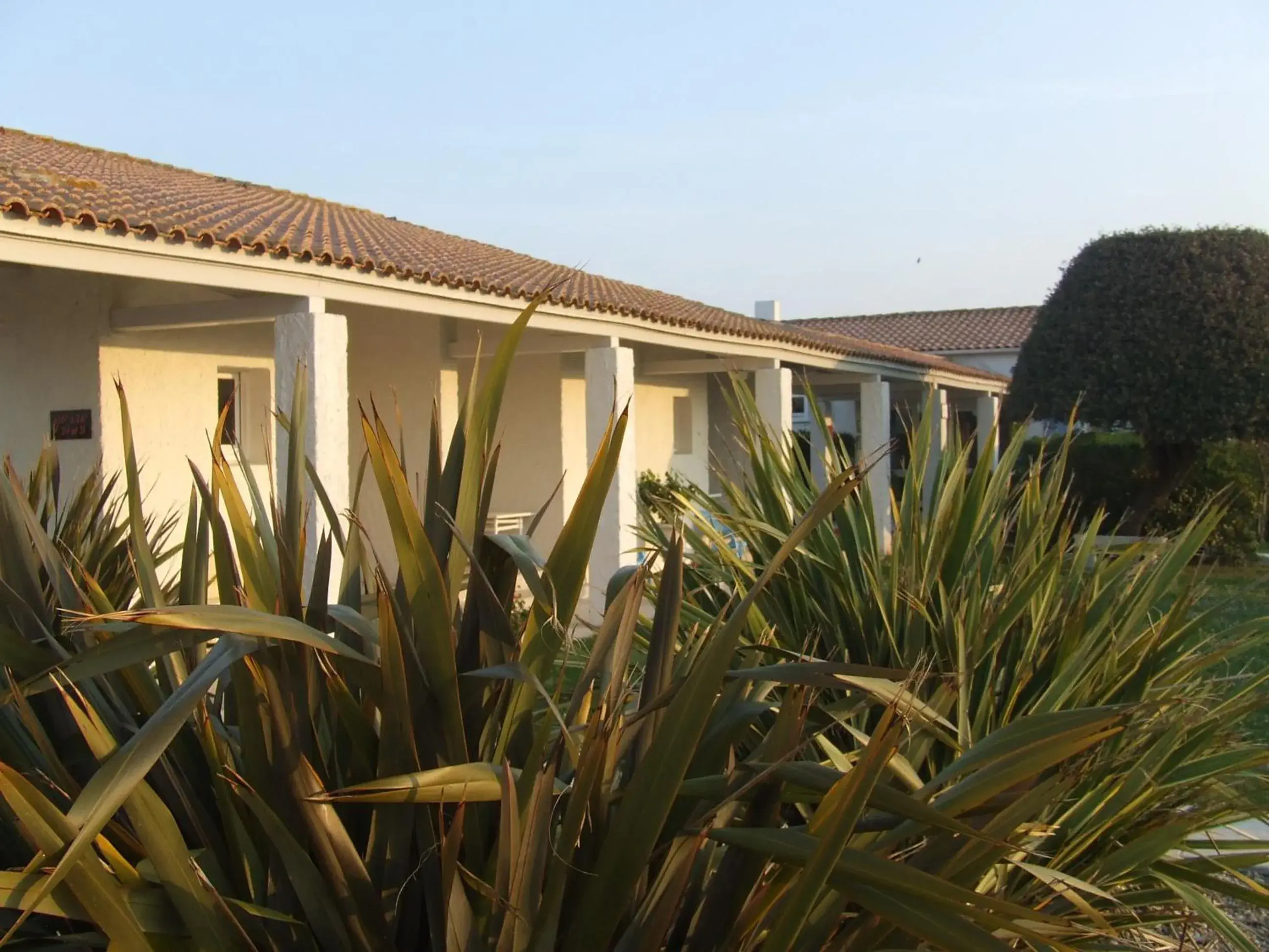 Triple Room with Garden View in Hôtel Île de Lumière Triple Room with Garden View in Hôtel Île de Lumière