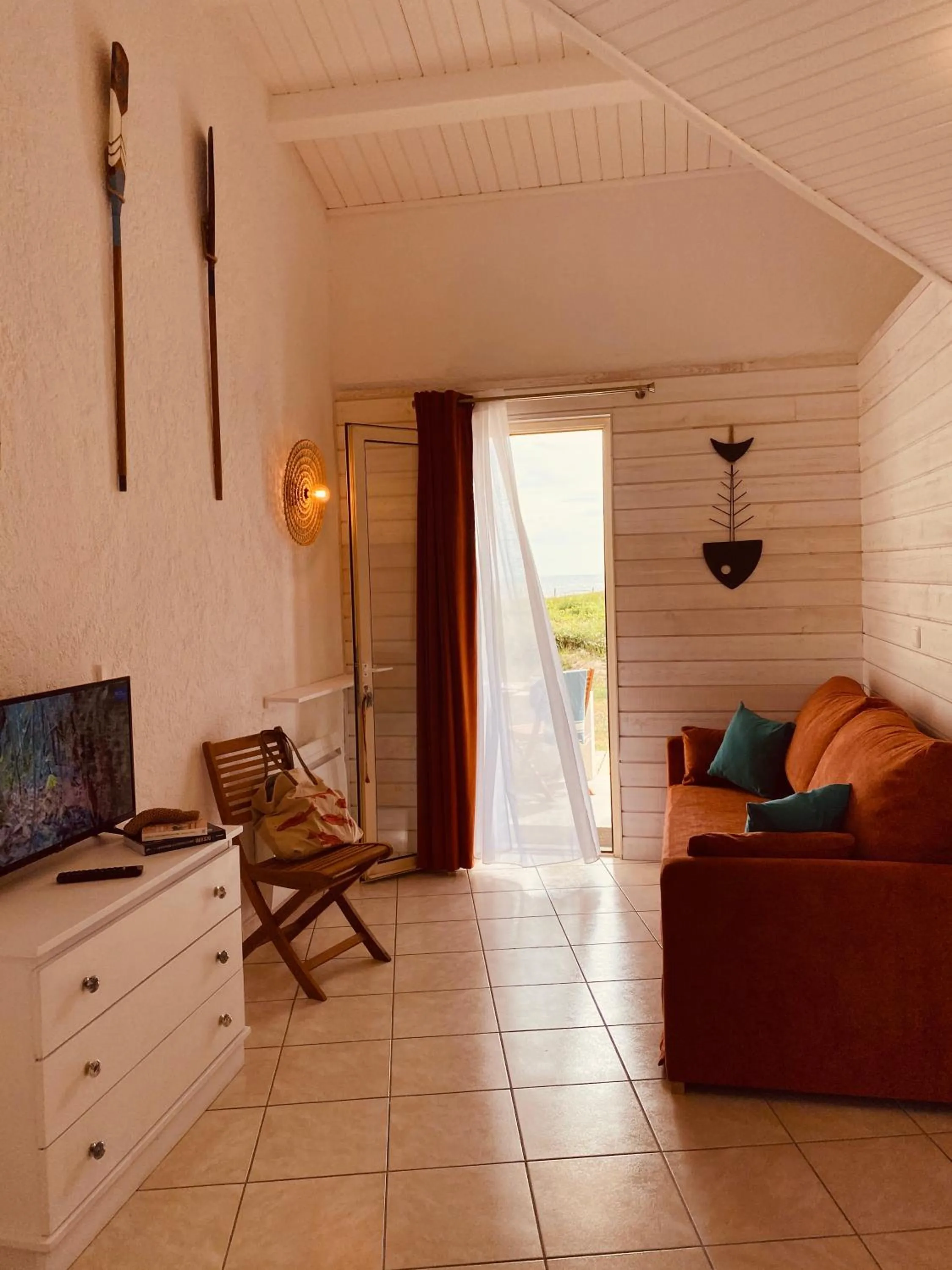 Photo of the whole room in Hôtel Île de Lumière