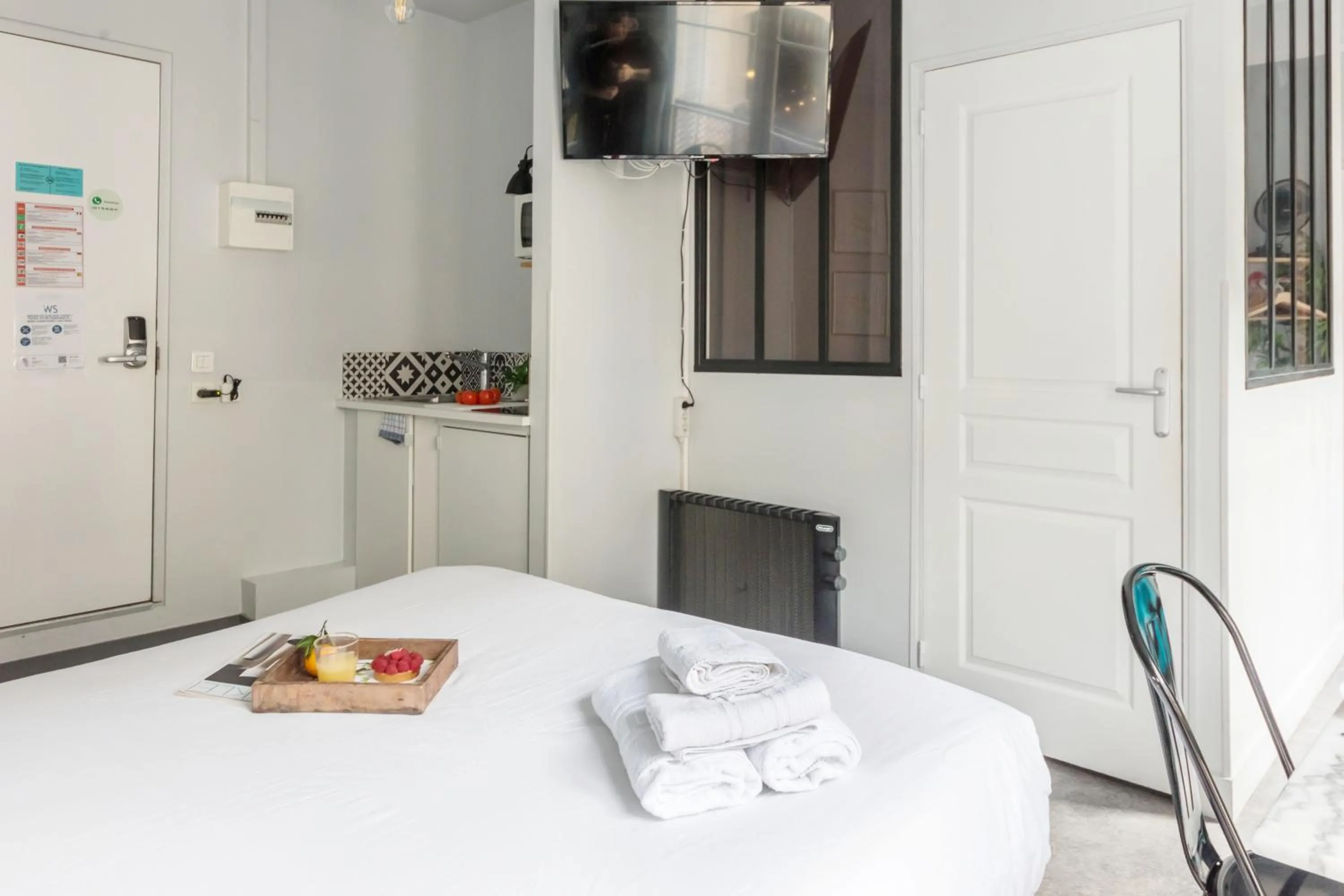 TV and multimedia, Bed in WS Louvre - Etienne Marcel