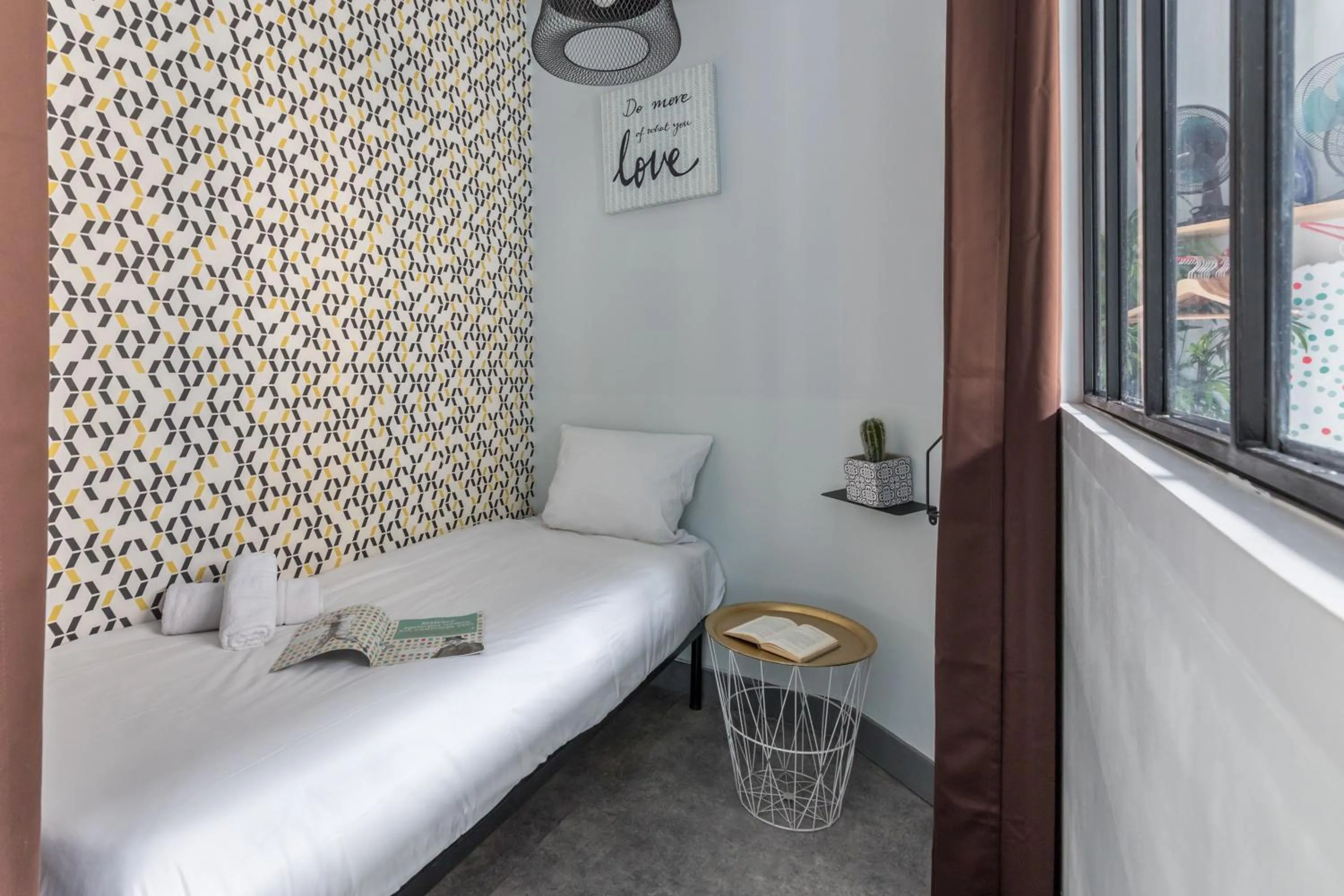 Property building, Bed in WS Louvre - Etienne Marcel