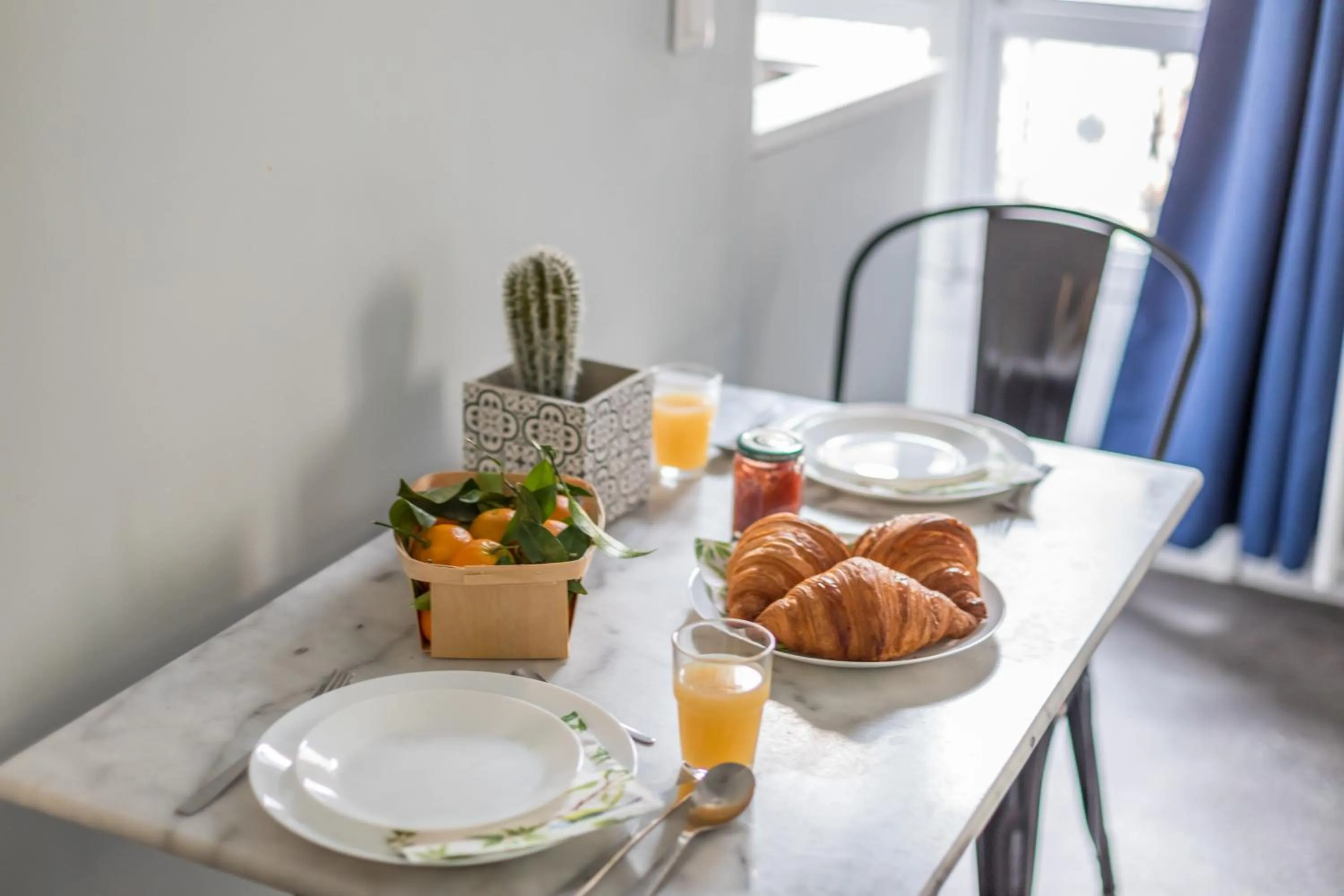 Bedroom in WS Louvre - Etienne Marcel
