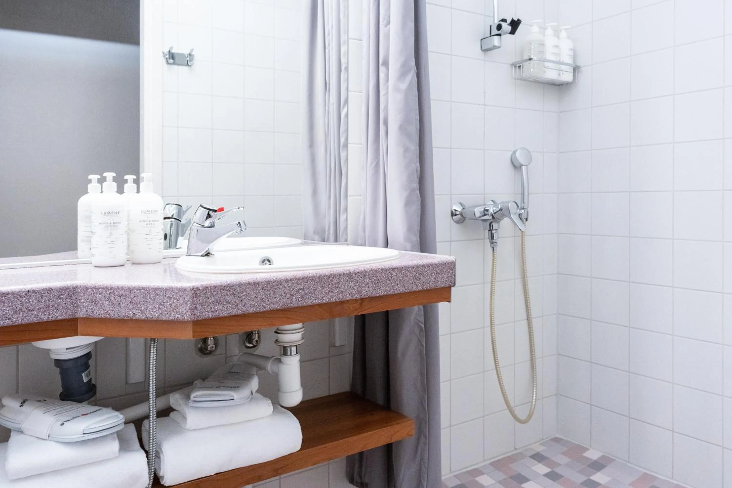 Shower in Original Sokos Hotel Vaakuna Joensuu