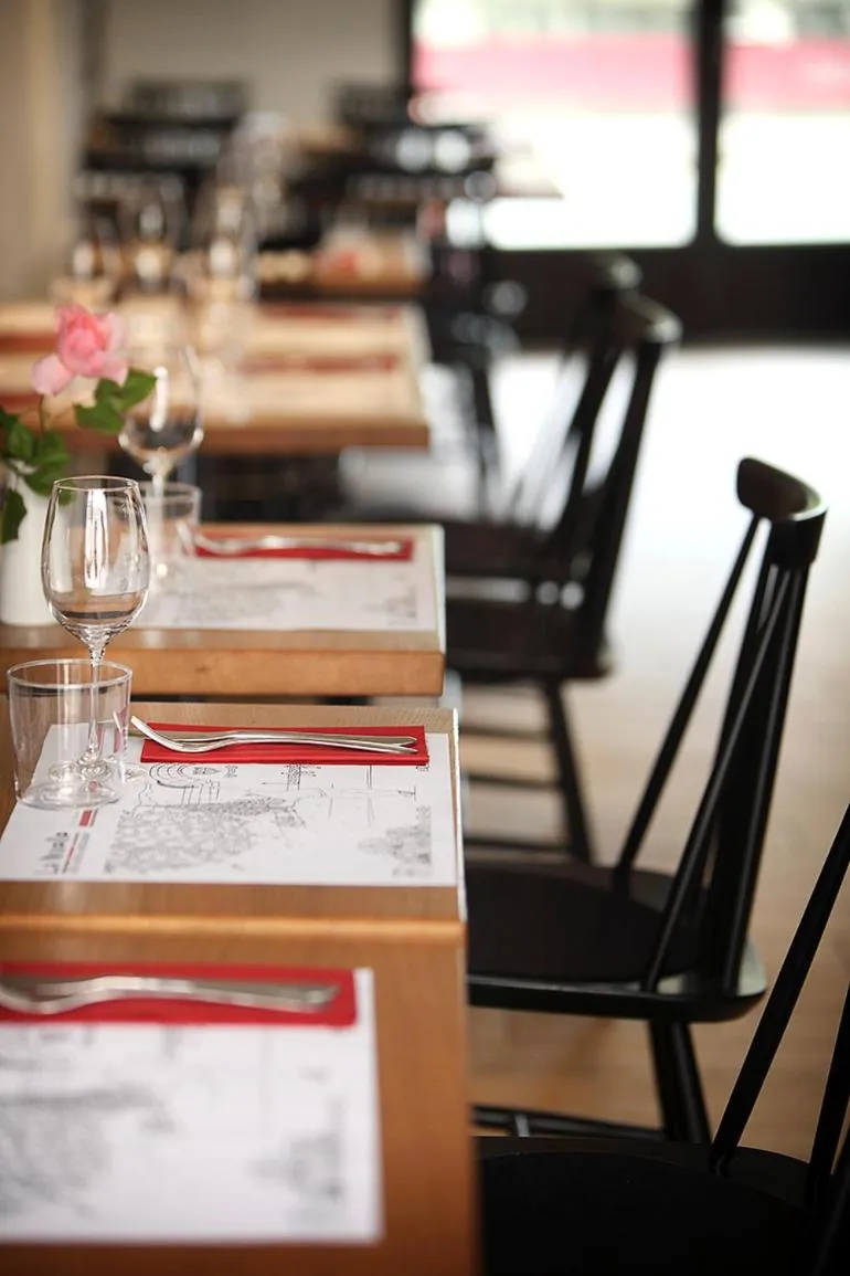 Lounge or bar in Logis Hotel de la Nivelle