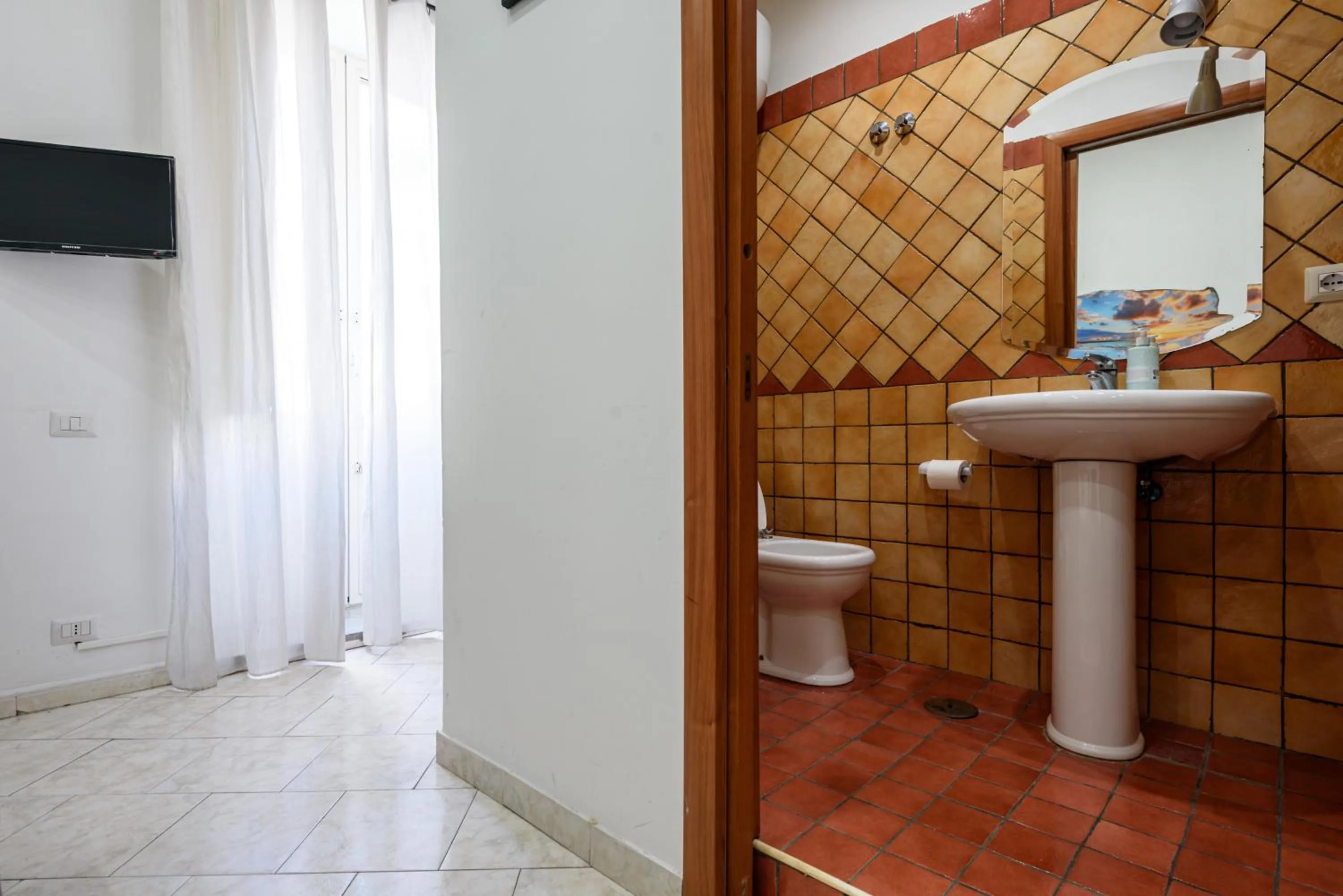 Shower in Napoli Centrale di Fabio e Veronica LT