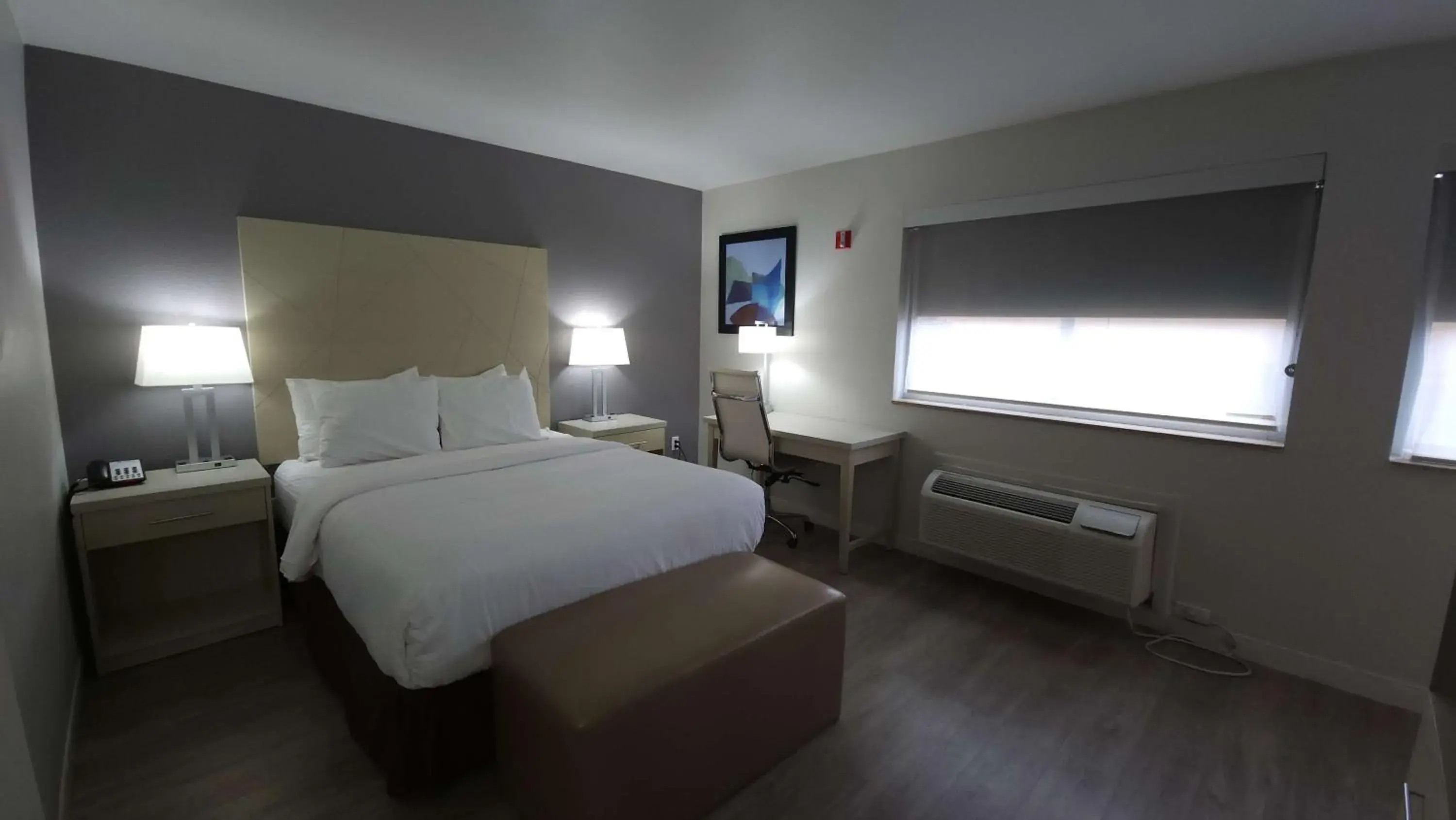 Queen Suite in West Valley Inn Queen Suite in West Valley Inn