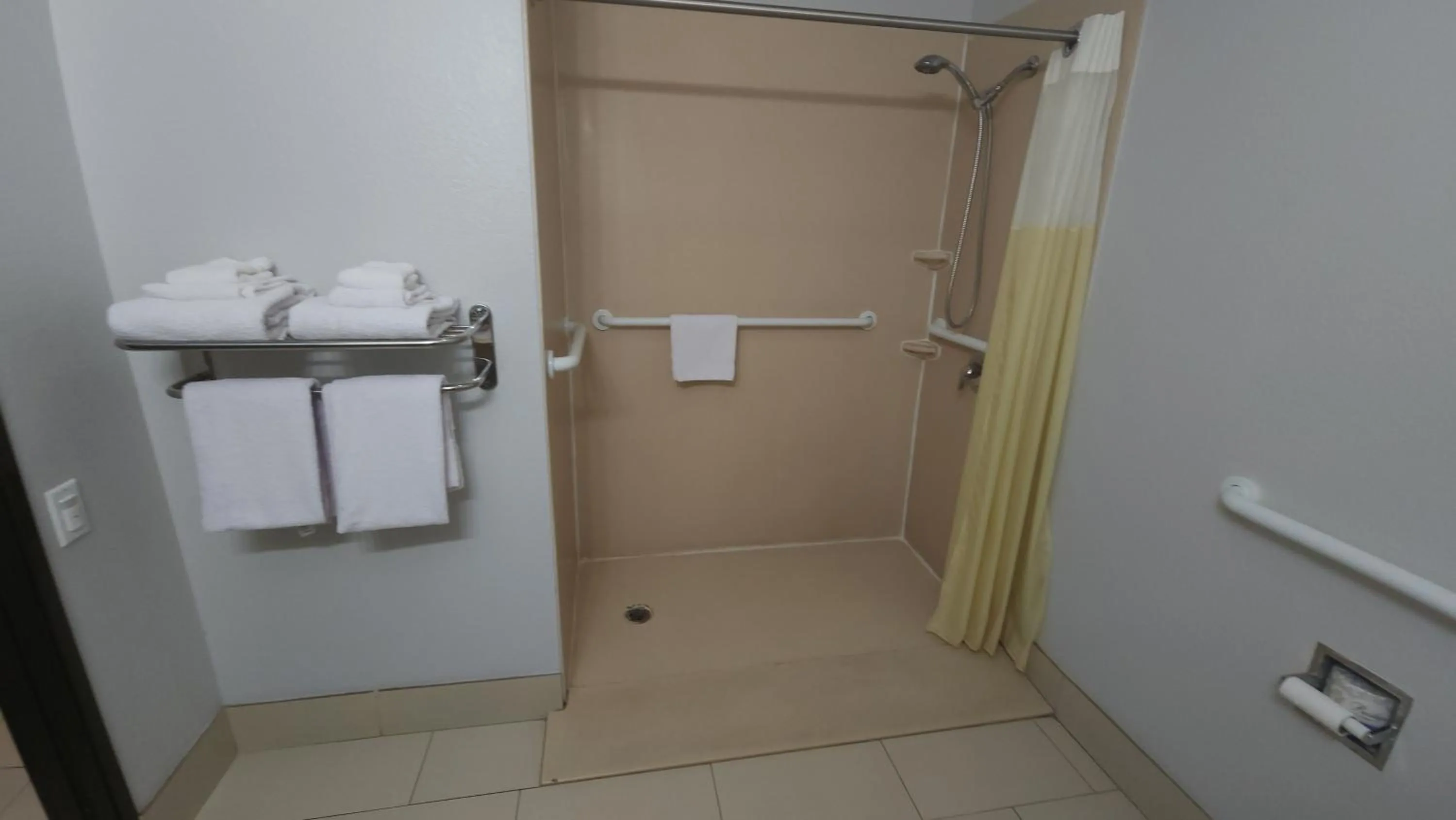 towels in West Valley Inn