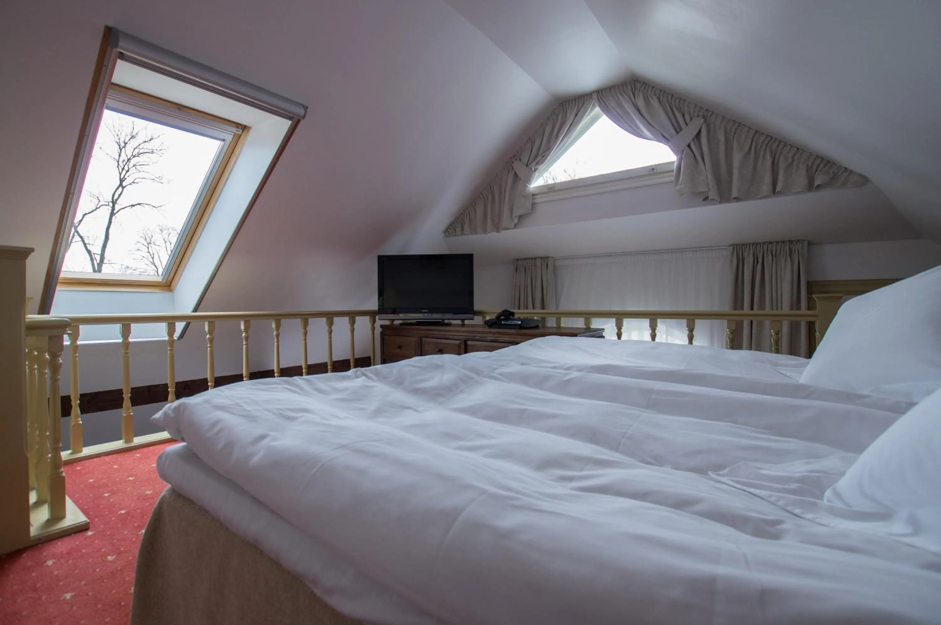 Bed in Pädaste Manor