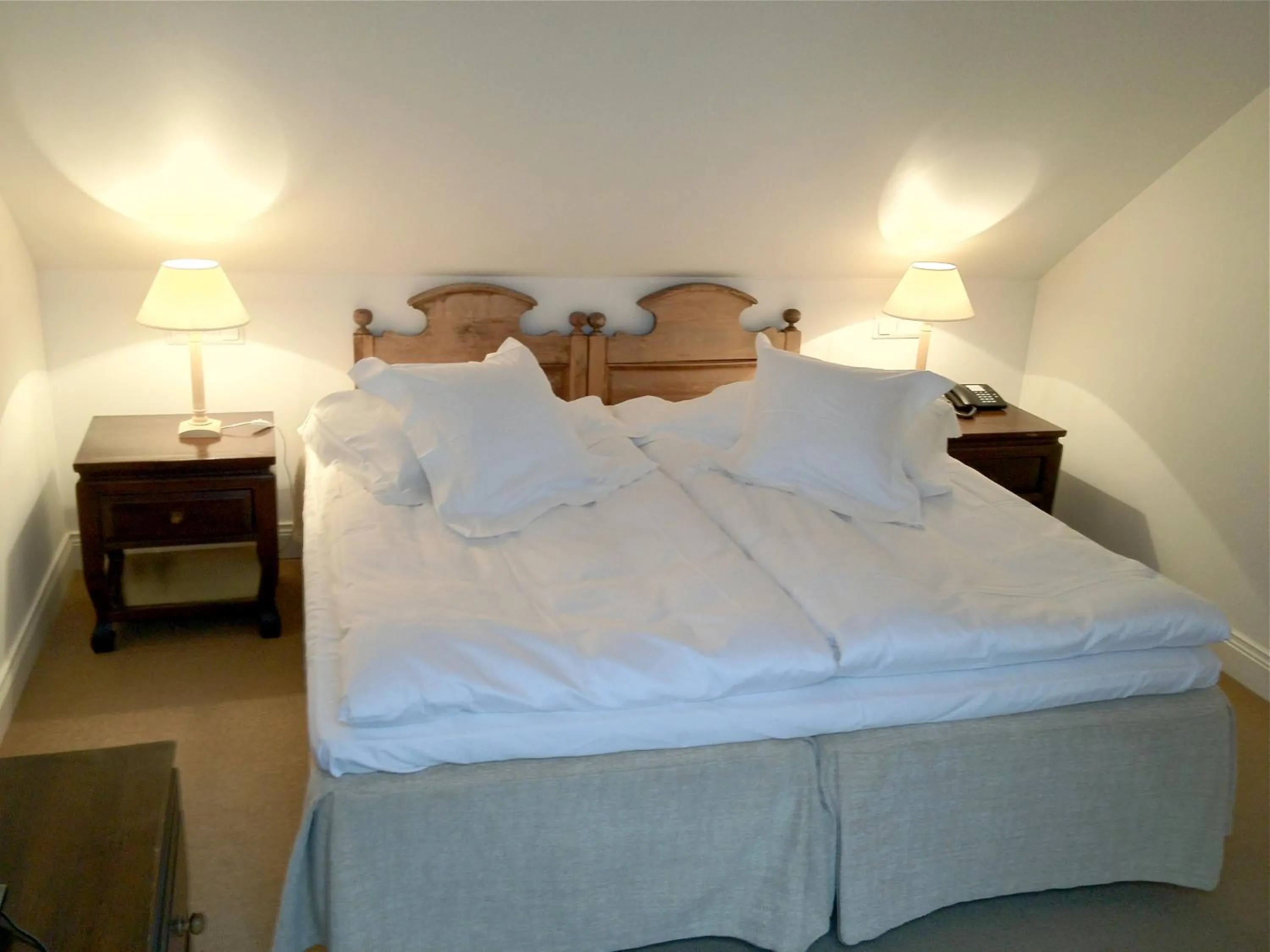 Bed in Pädaste Manor