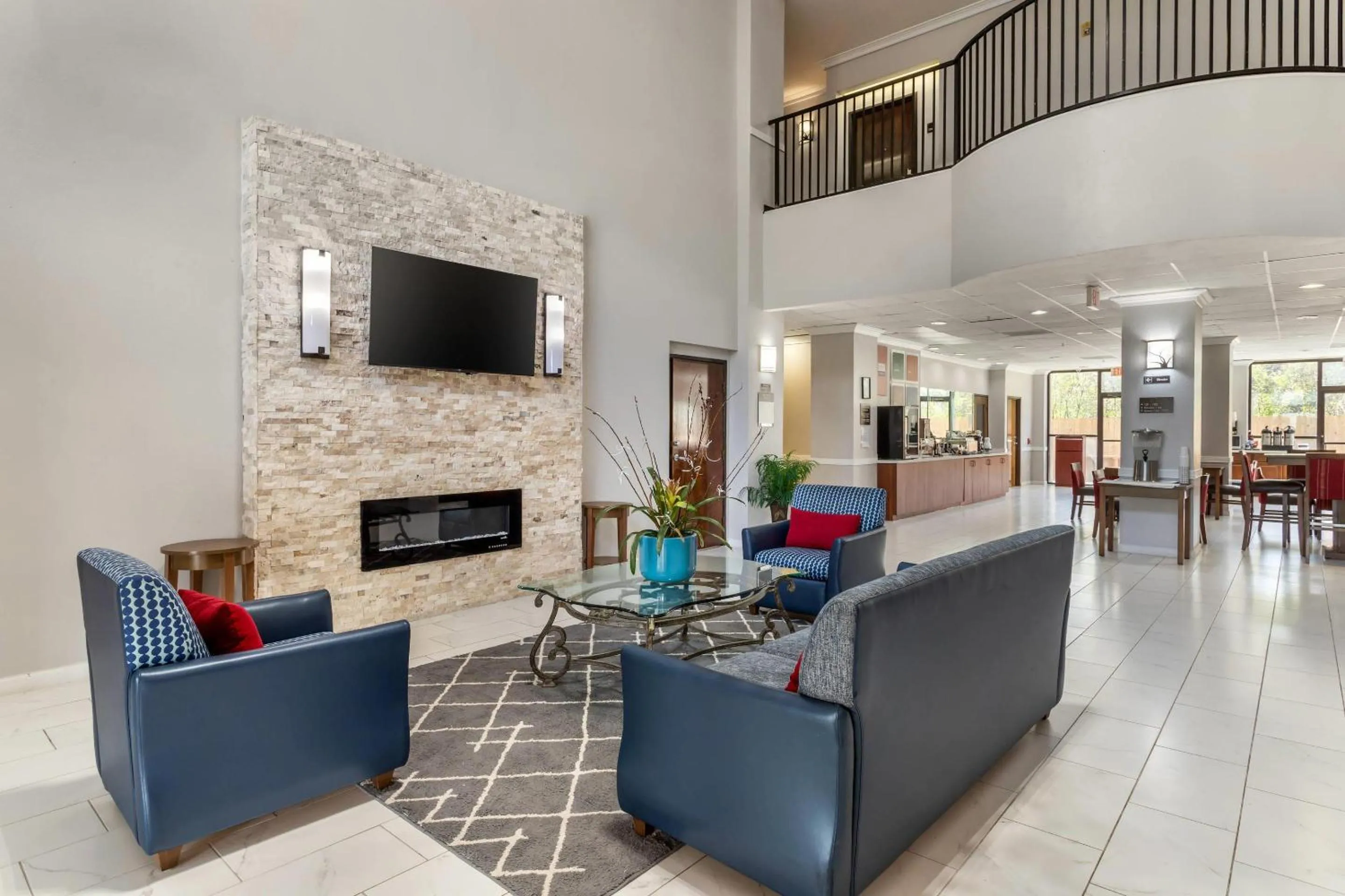 Lobby or reception in Comfort Suites Bush Intercontinental Airport