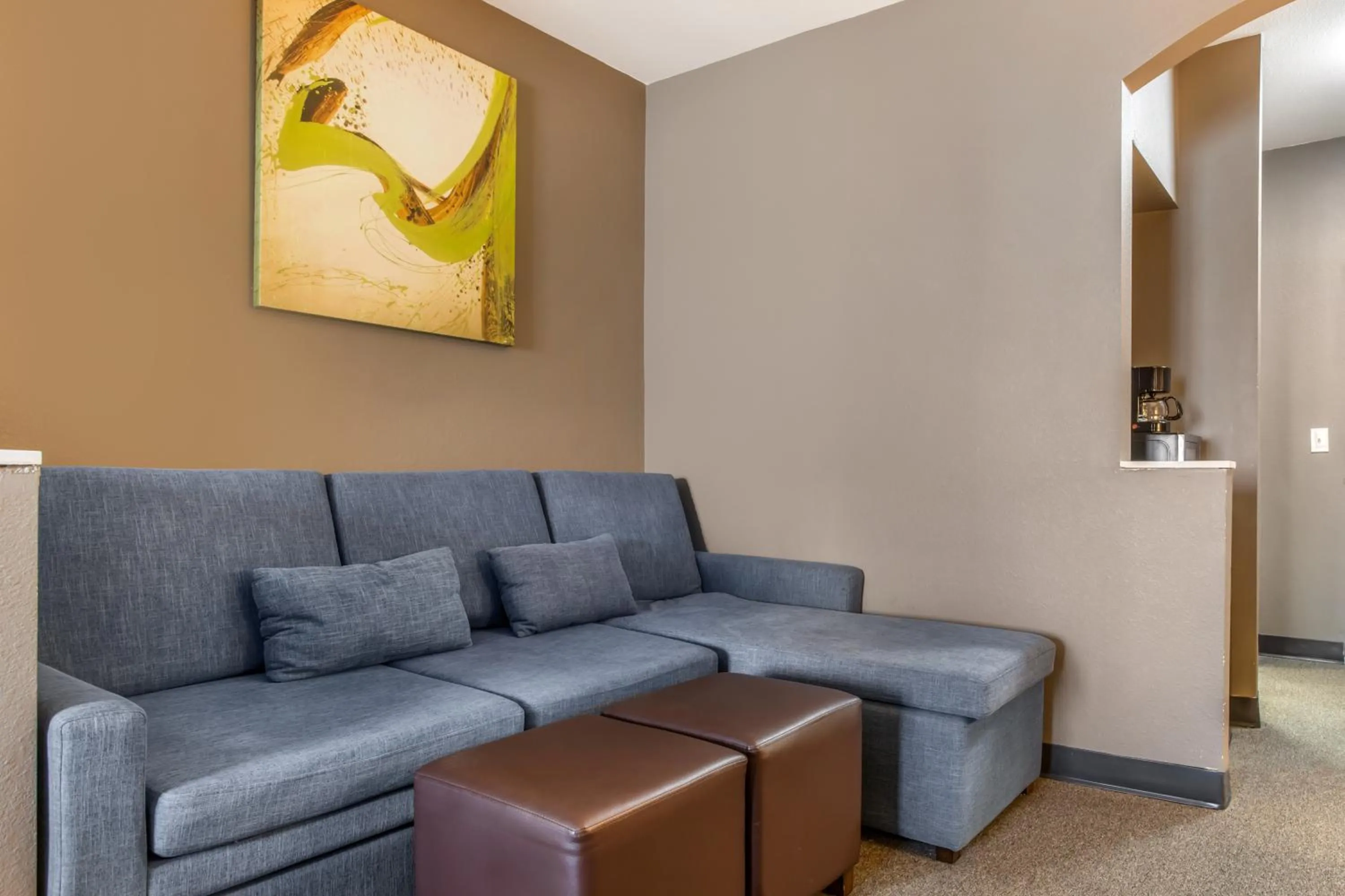 Seating area in Comfort Suites Bush Intercontinental Airport