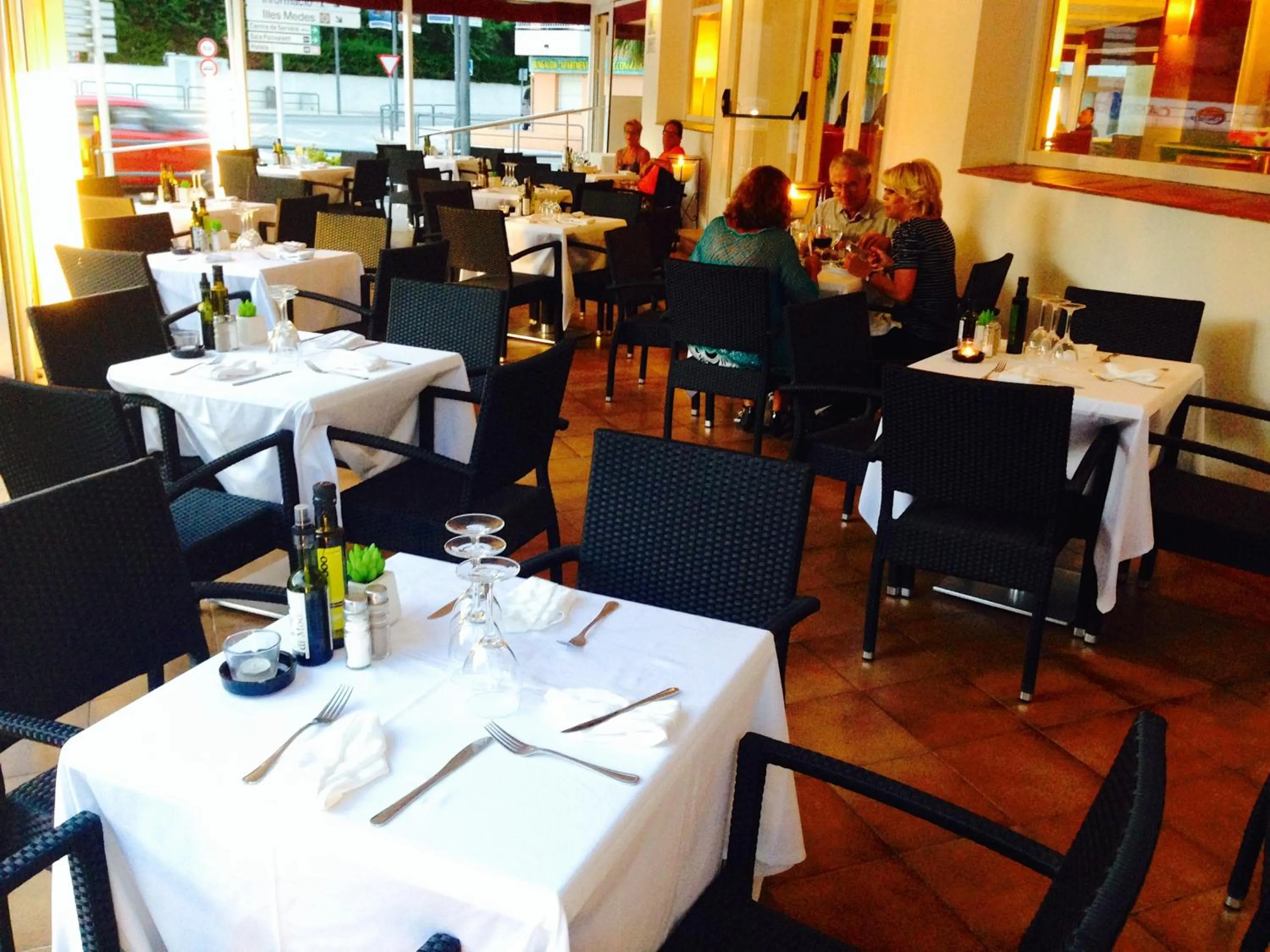 Restaurant/places to eat in Hotel Nereida