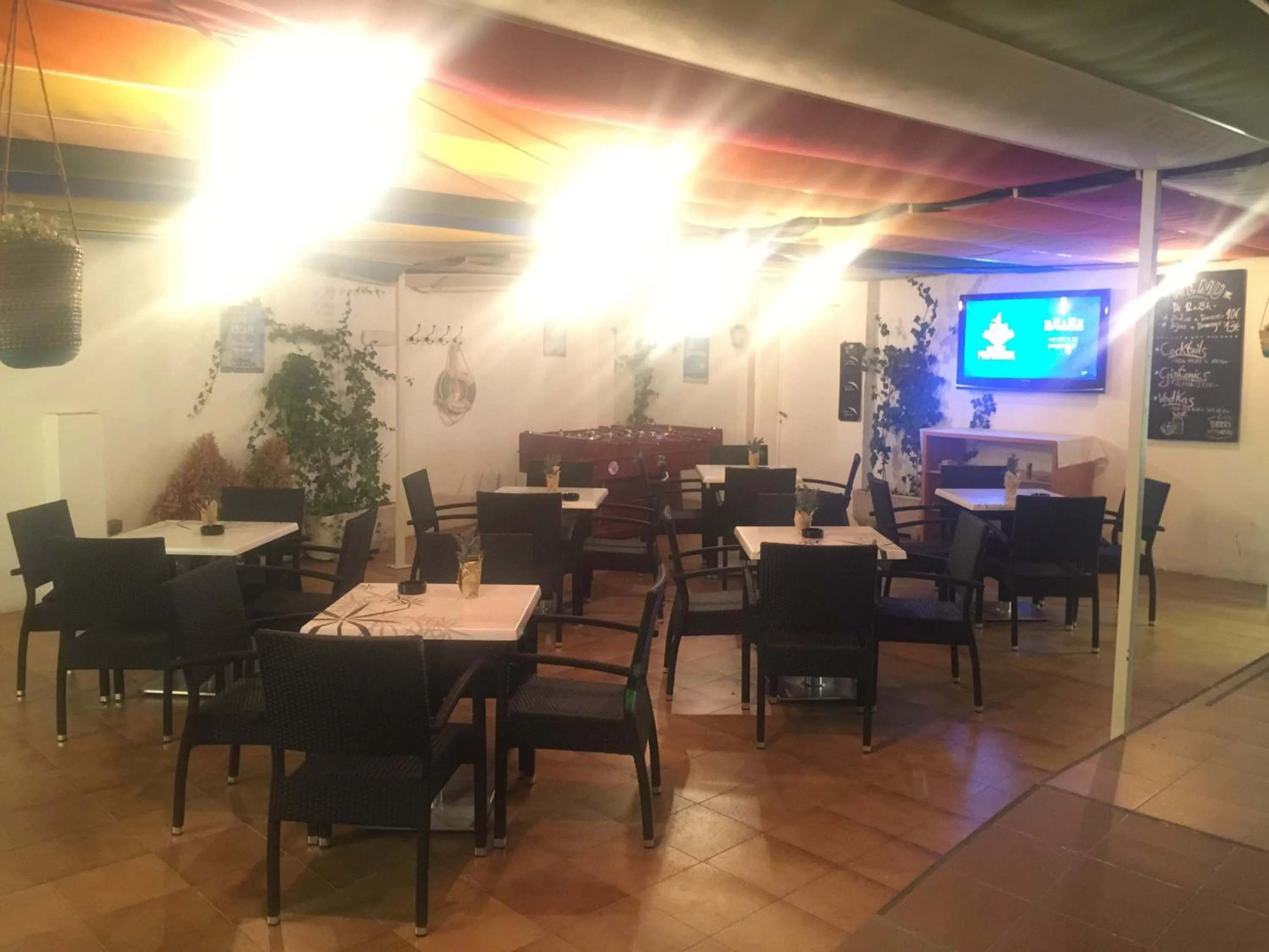 Restaurant/places to eat in Hotel Nereida