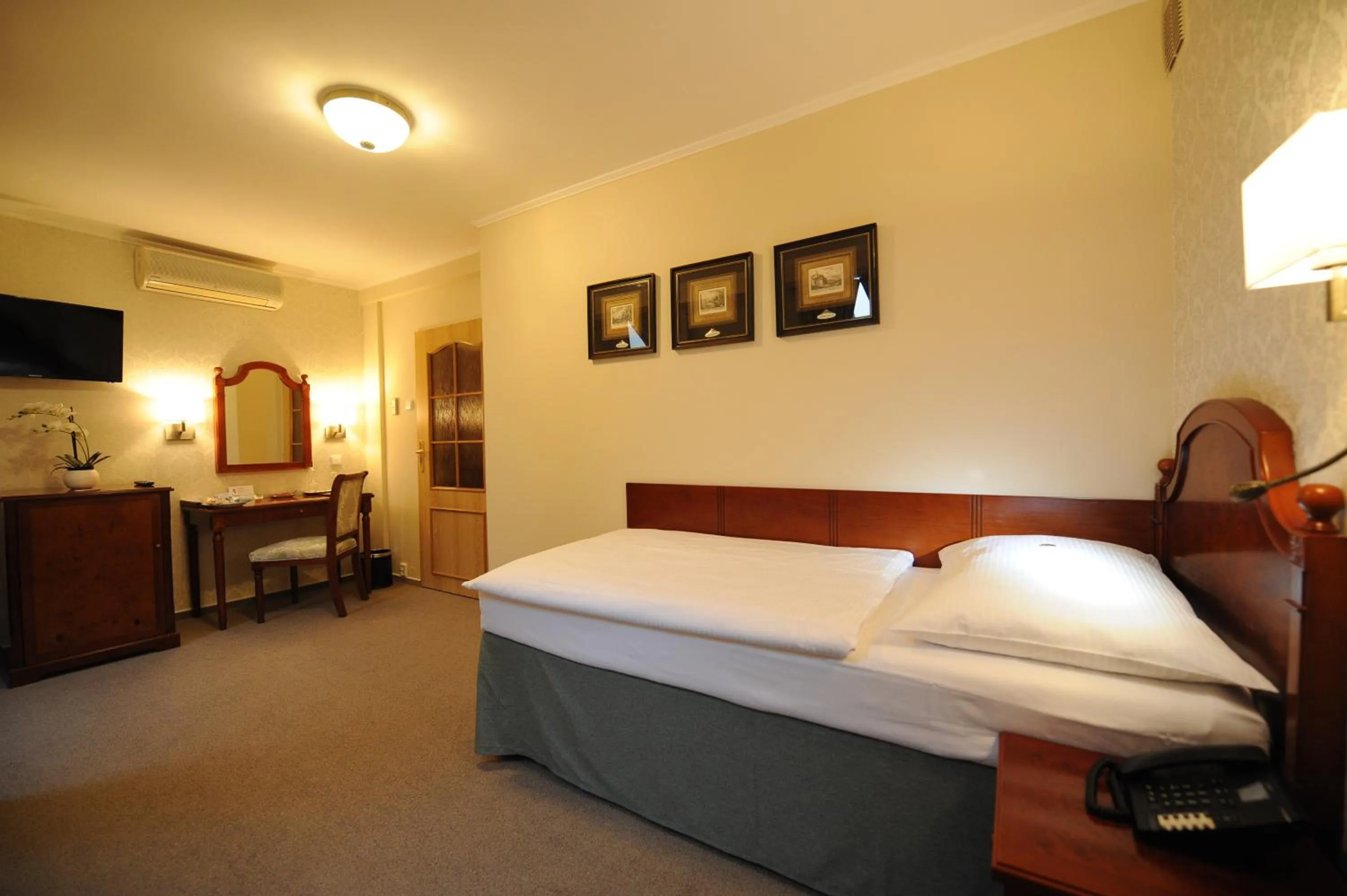 Bed in Hotel Prince de Ligne