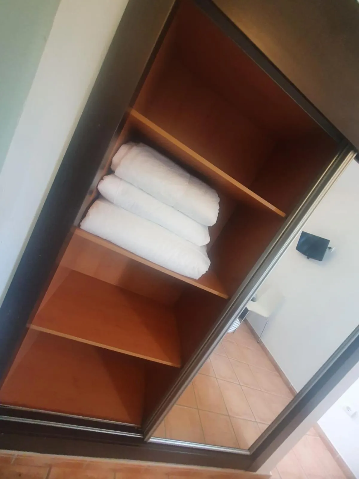 wardrobe in Hostal Ayamonte Los Mellizos