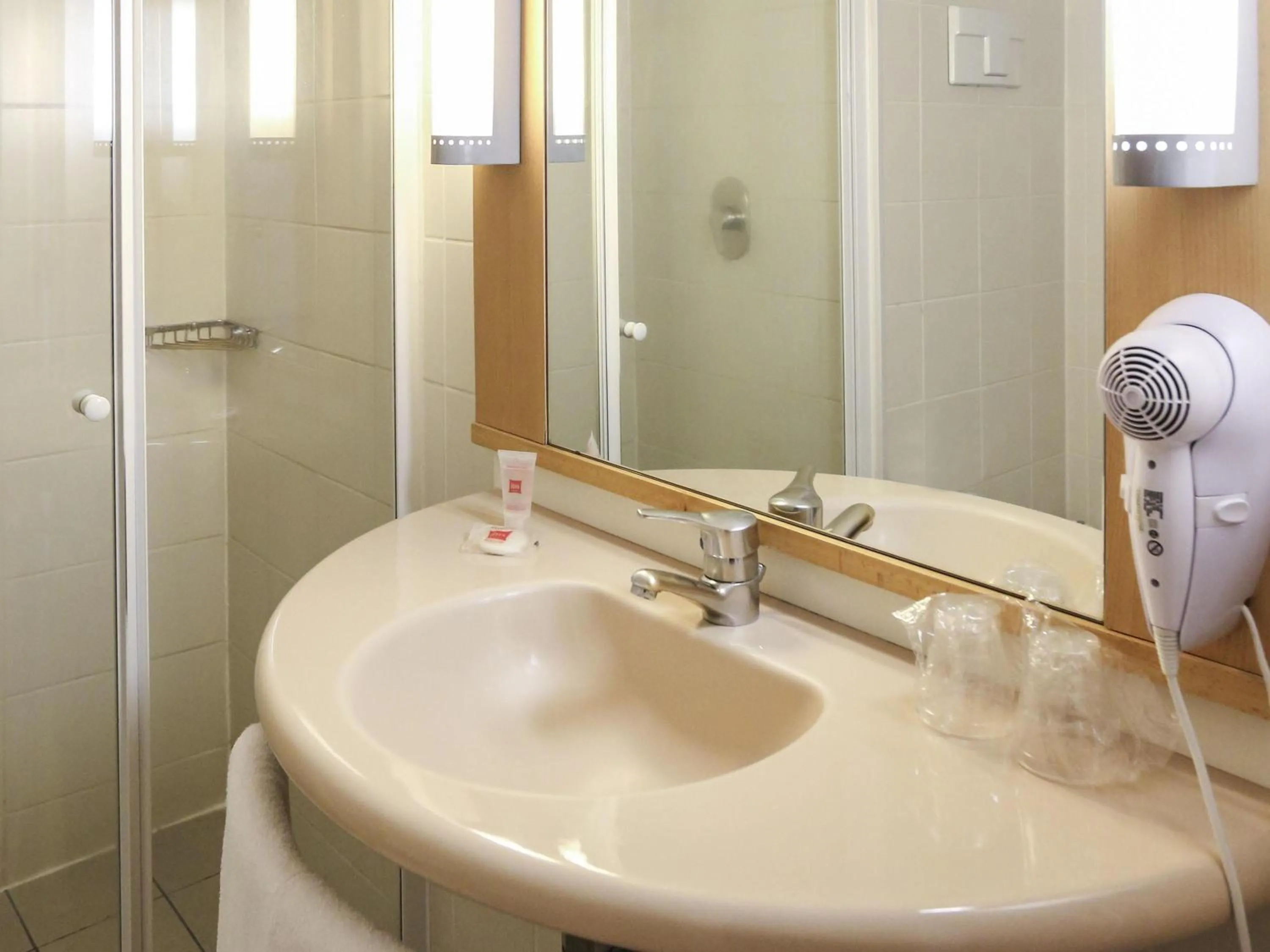 Bedroom in ibis Buenos Aires Congreso