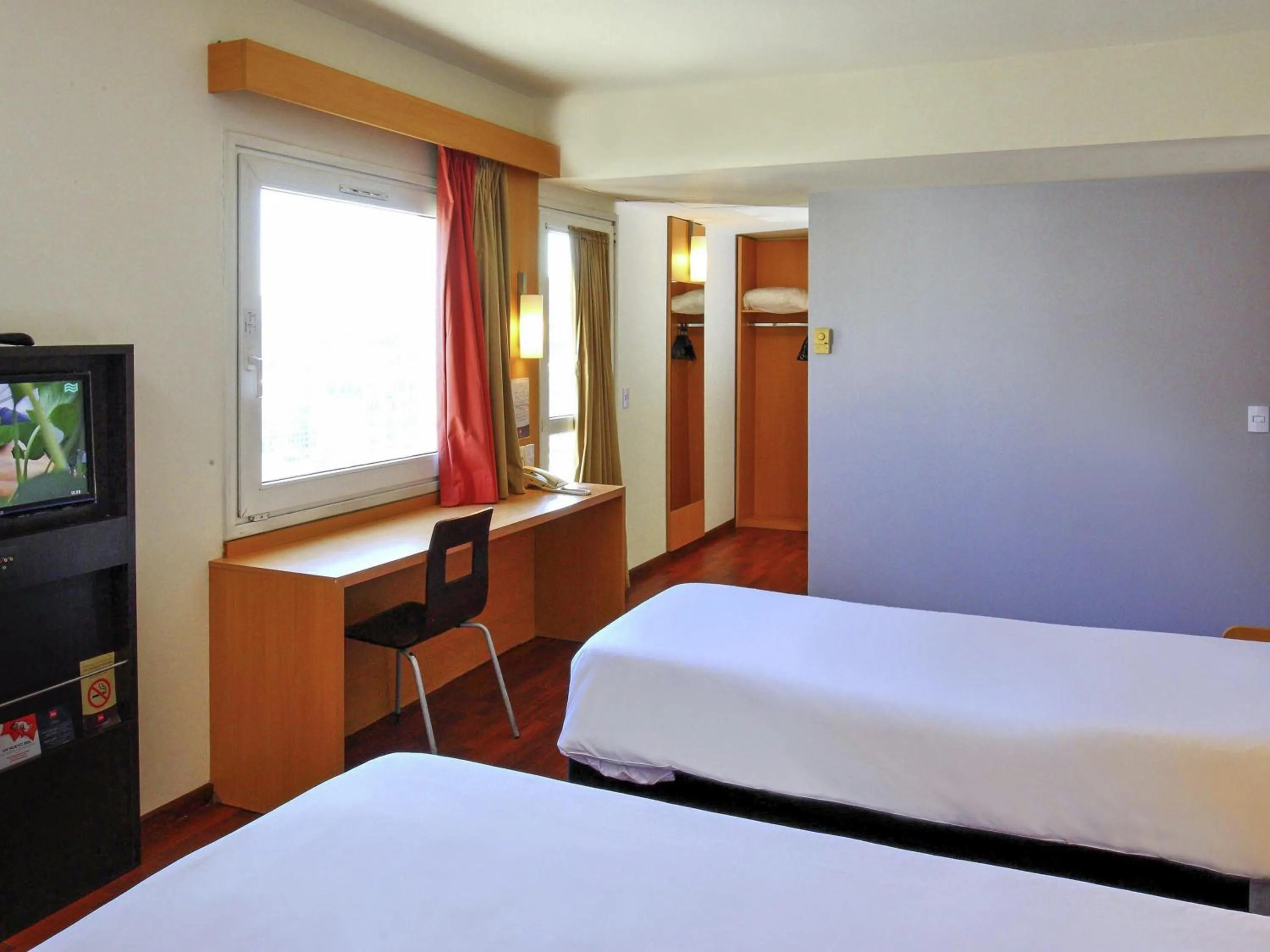 Bedroom, Bed in ibis Buenos Aires Congreso