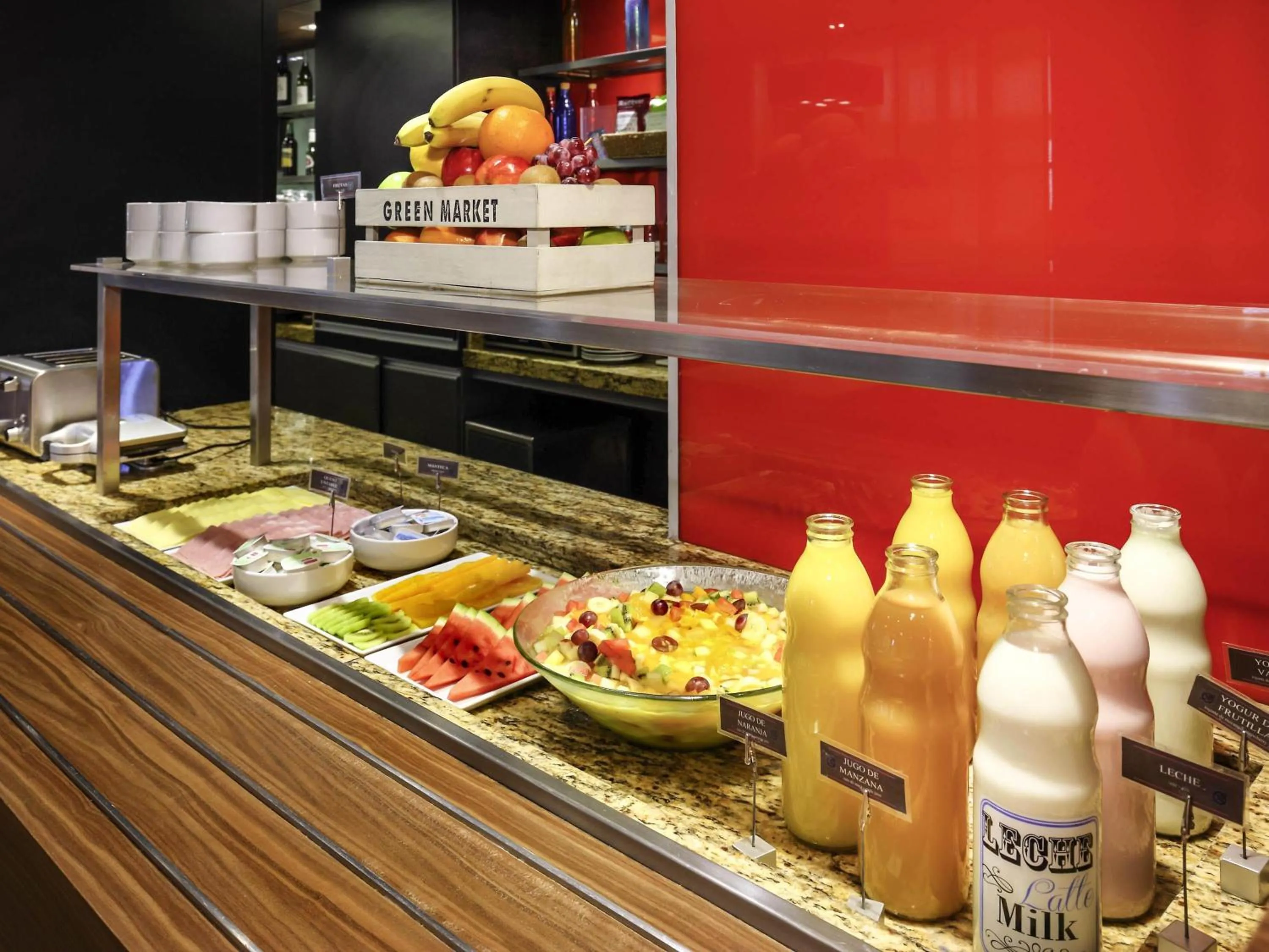 Restaurant/places to eat in ibis Buenos Aires Congreso