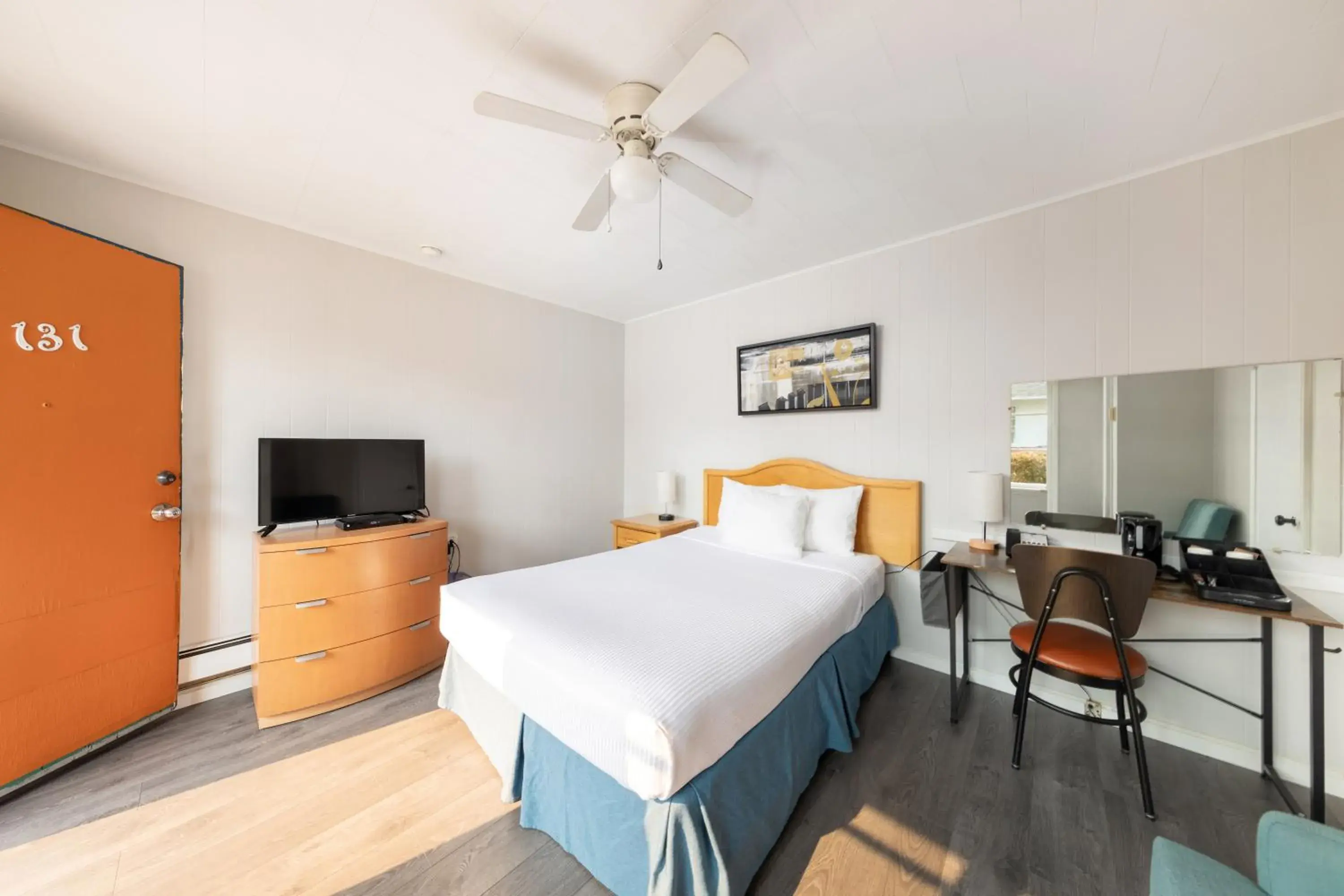 Standard One Double in 2400 Motel Standard One Double in 2400 Motel