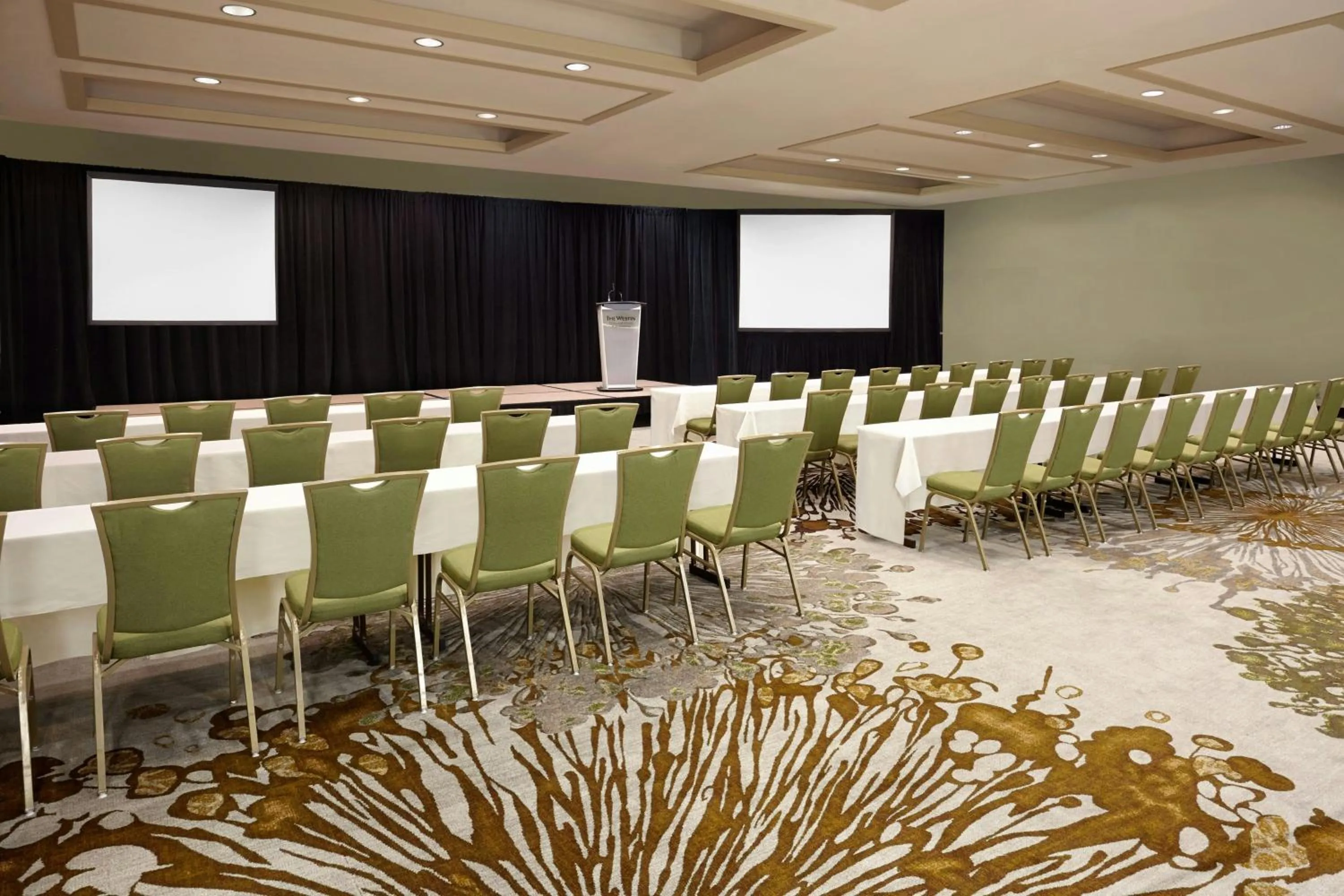 Meeting/conference room in The Westin Trillium House, Blue Mountain
