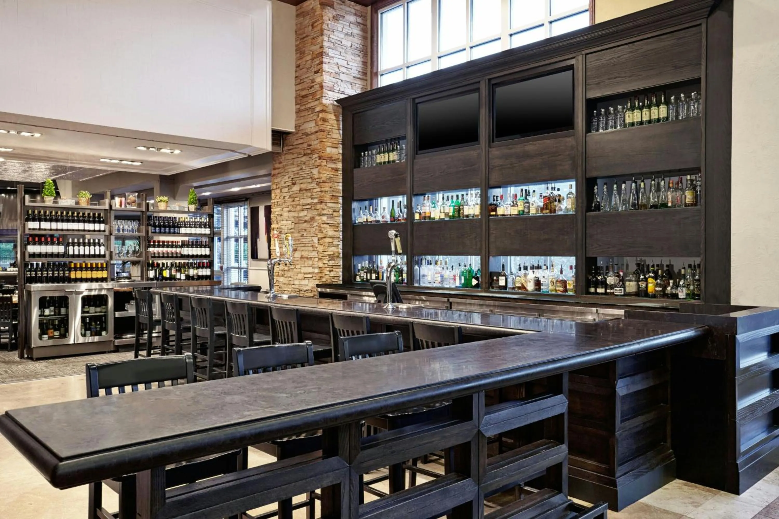 Lounge or bar in The Westin Trillium House, Blue Mountain