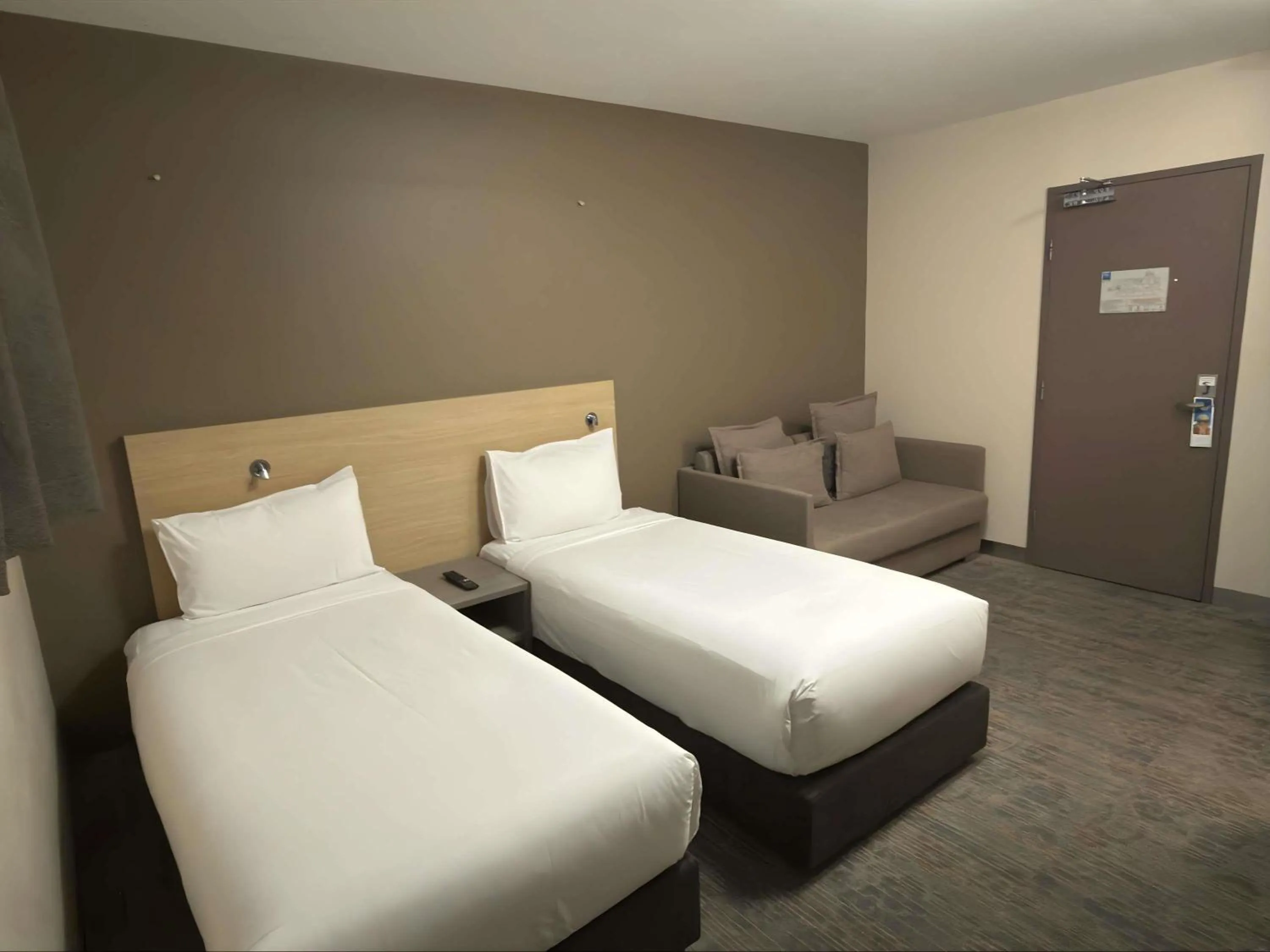 Bedroom, Bed in ibis Budget - Melbourne CBD