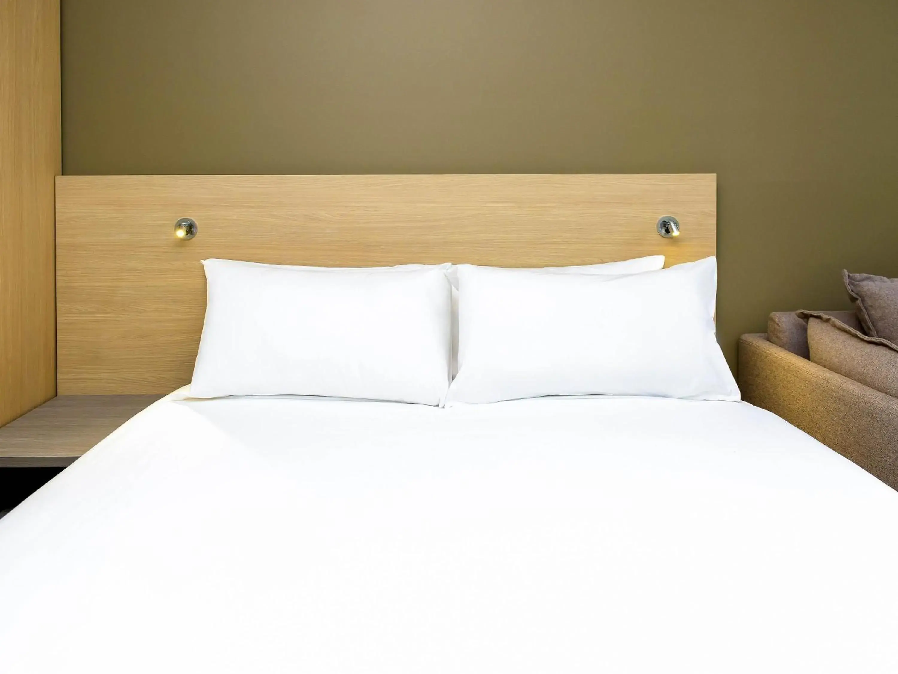Standard Queen Room in ibis Budget - Melbourne CBD Standard Queen Room in ibis Budget - Melbourne CBD