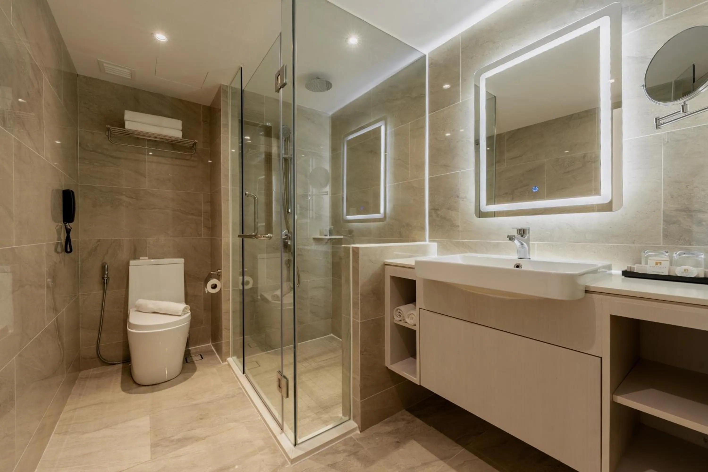 Bathroom in The Palace Hotel Kota Kinabalu