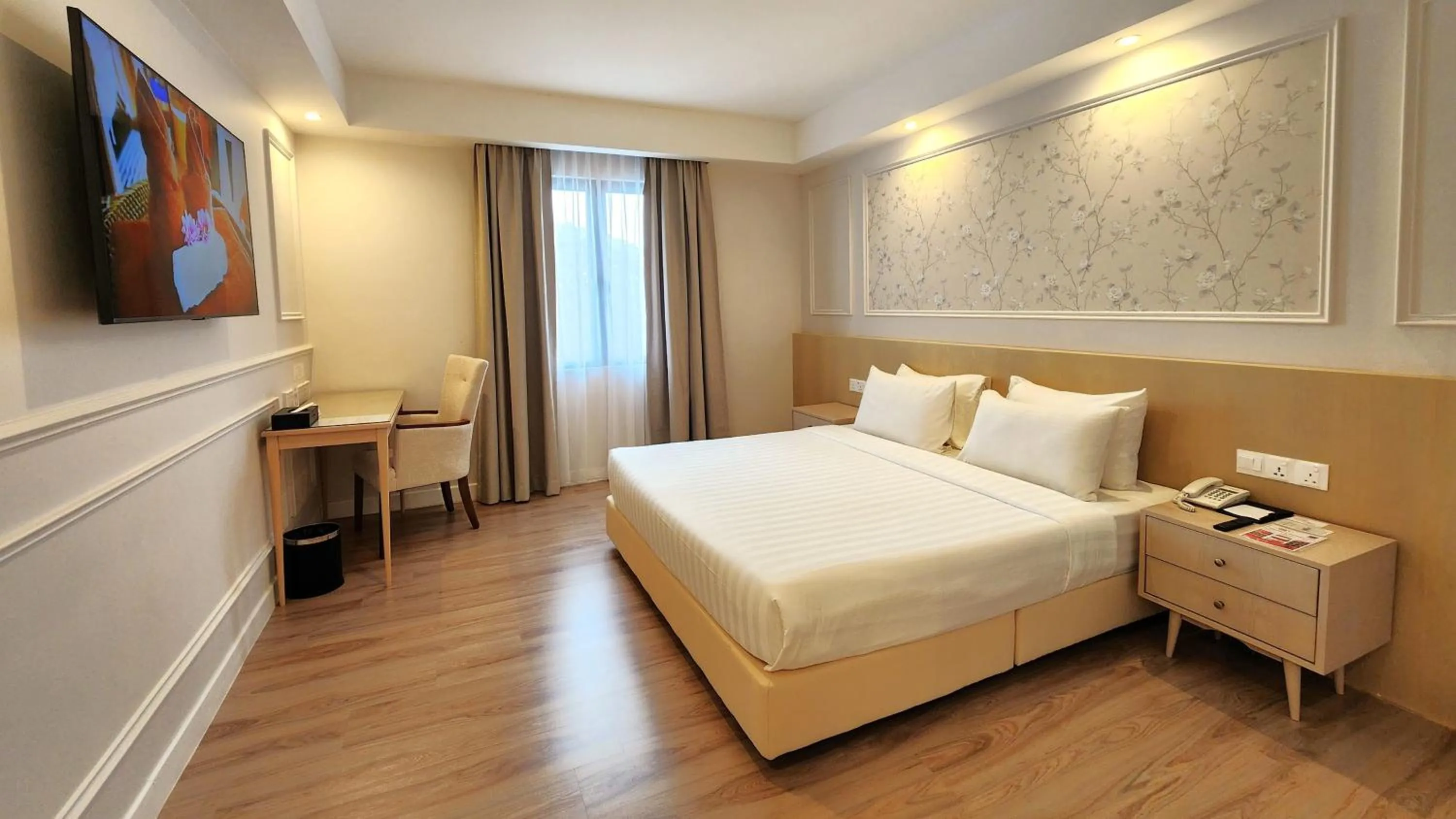 Bed in The Palace Hotel Kota Kinabalu