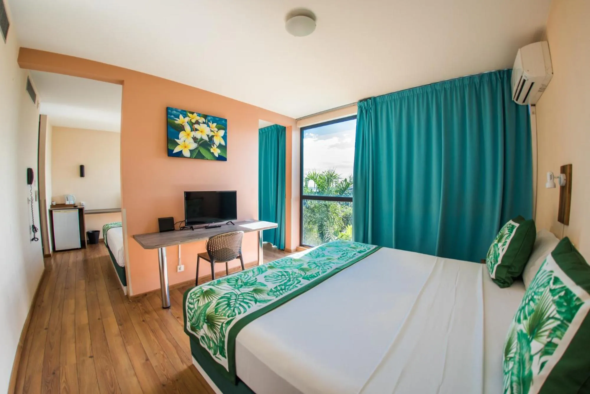 Bed in Tahiti Airport Motel