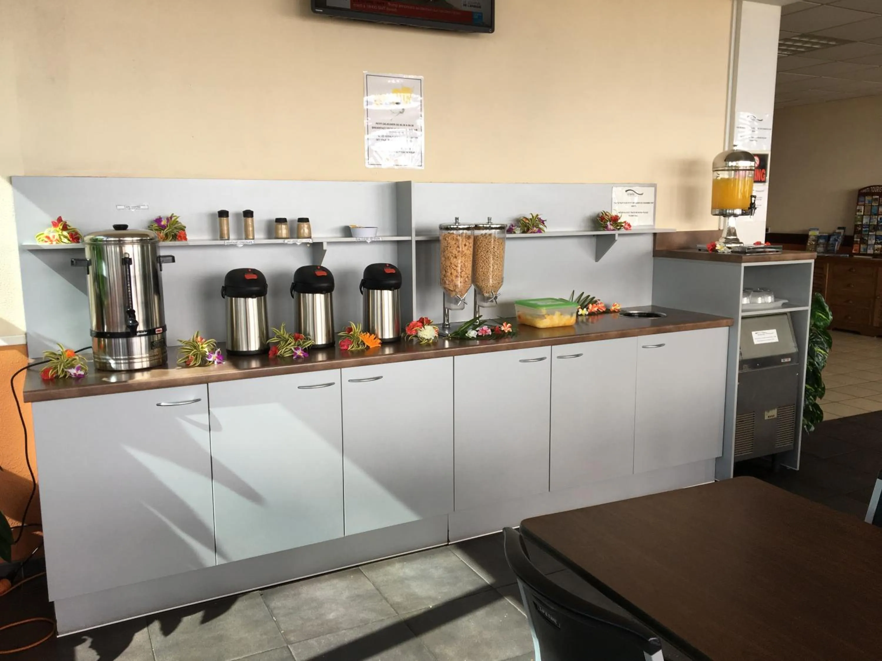 Tahiti Airport Motel