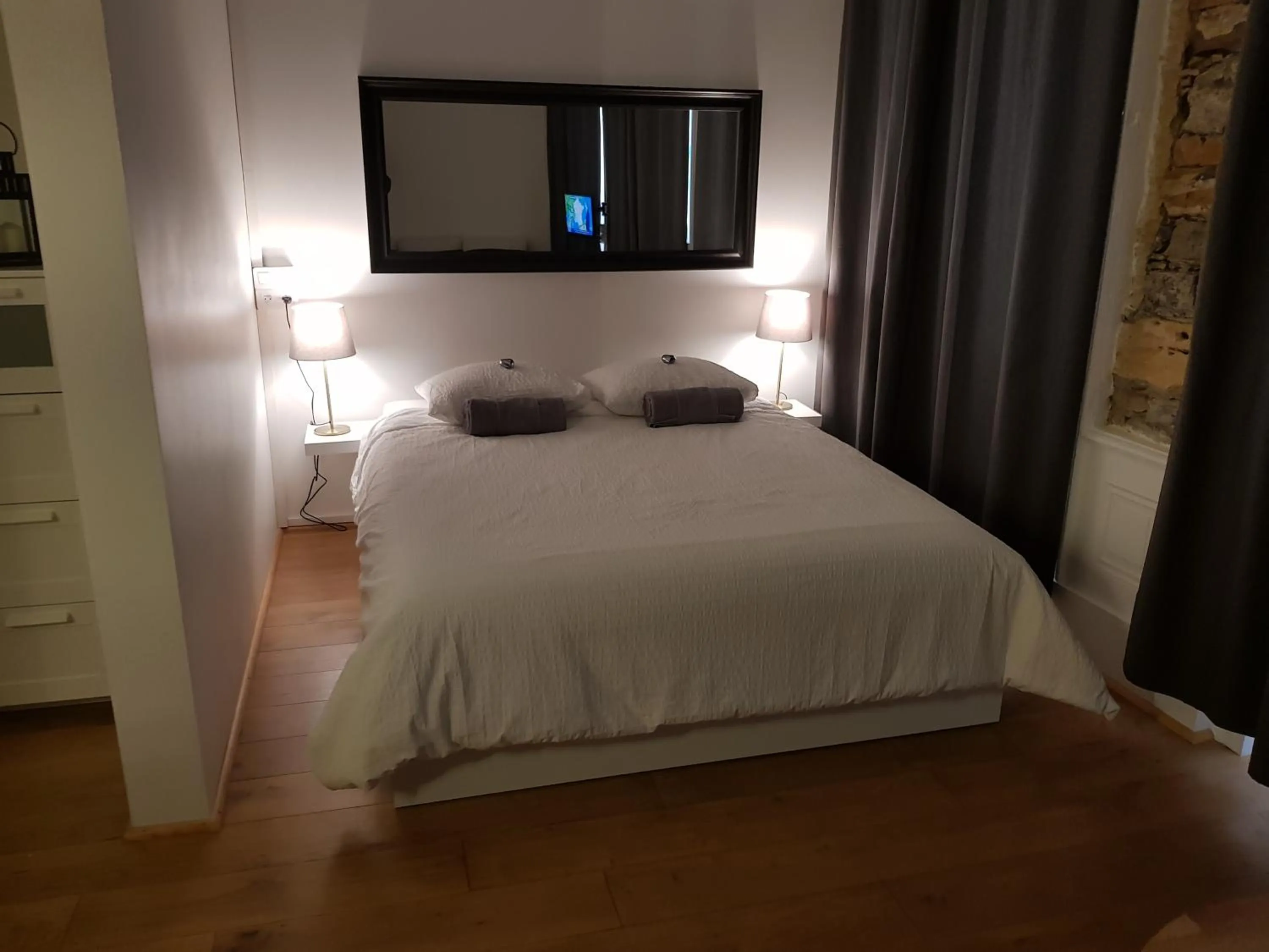 Bedroom, Bed in LOGE DE L'OPERA