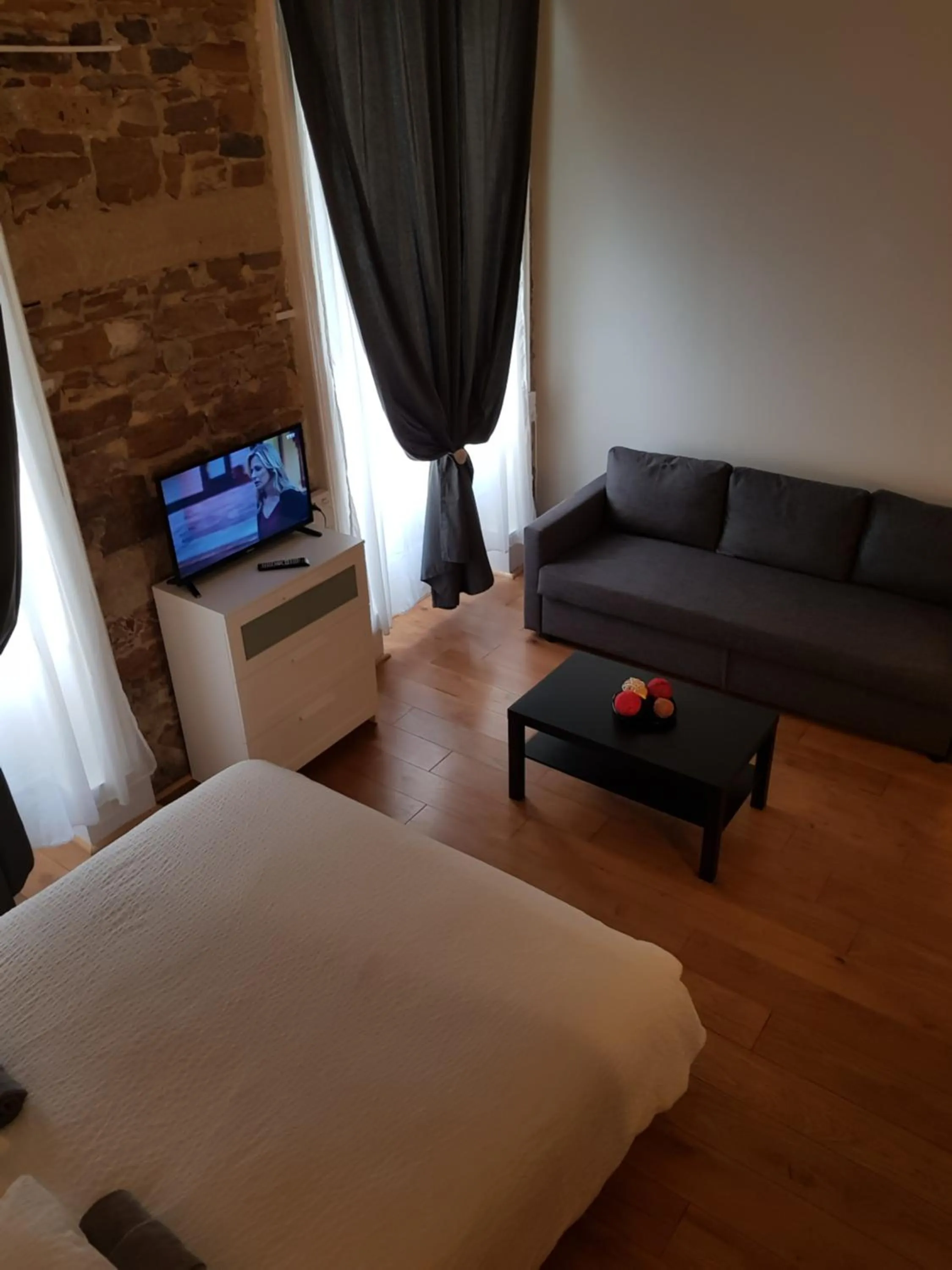 TV and multimedia, Bed in LOGE DE L'OPERA