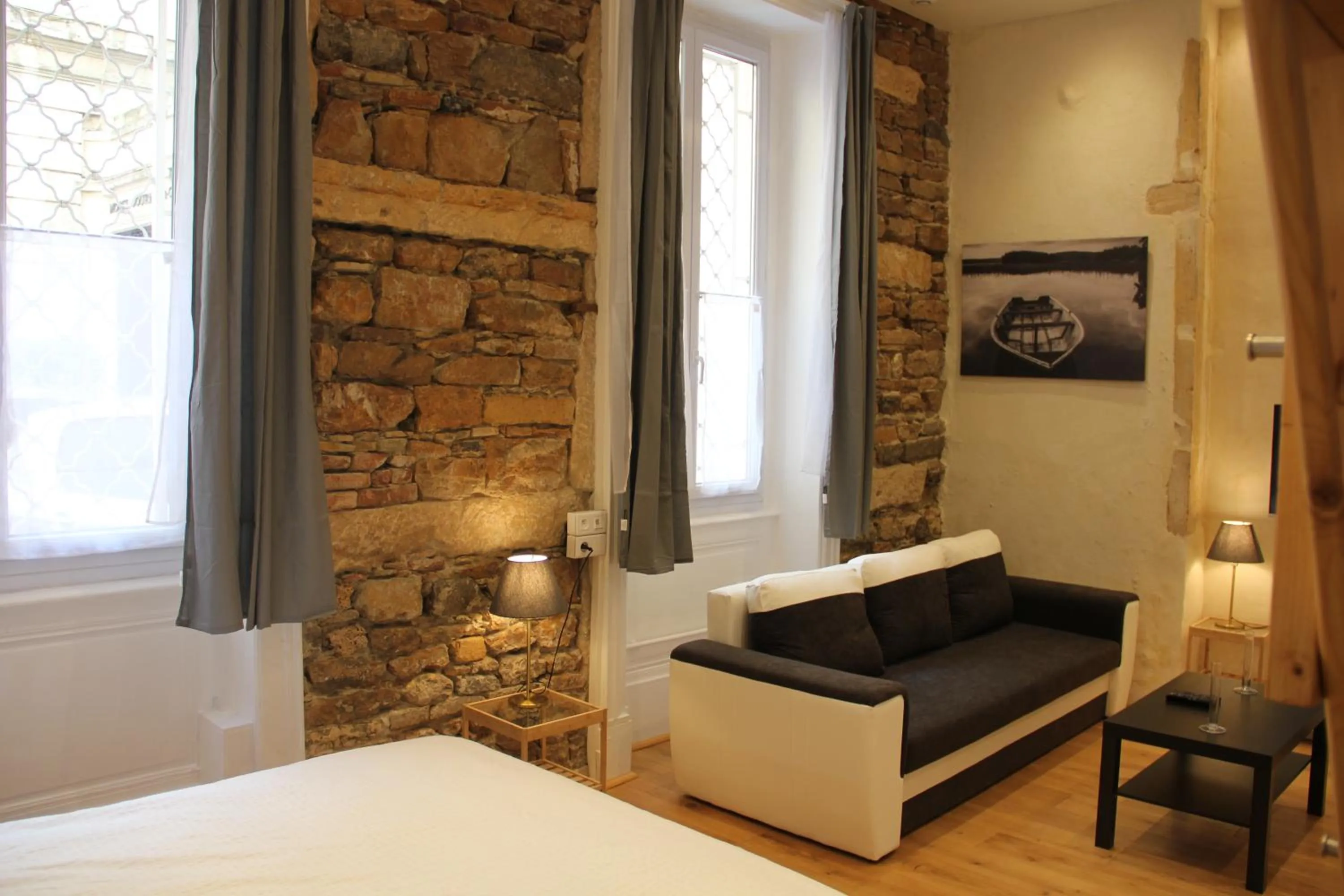 Living room, Bed in LOGE DE L'OPERA