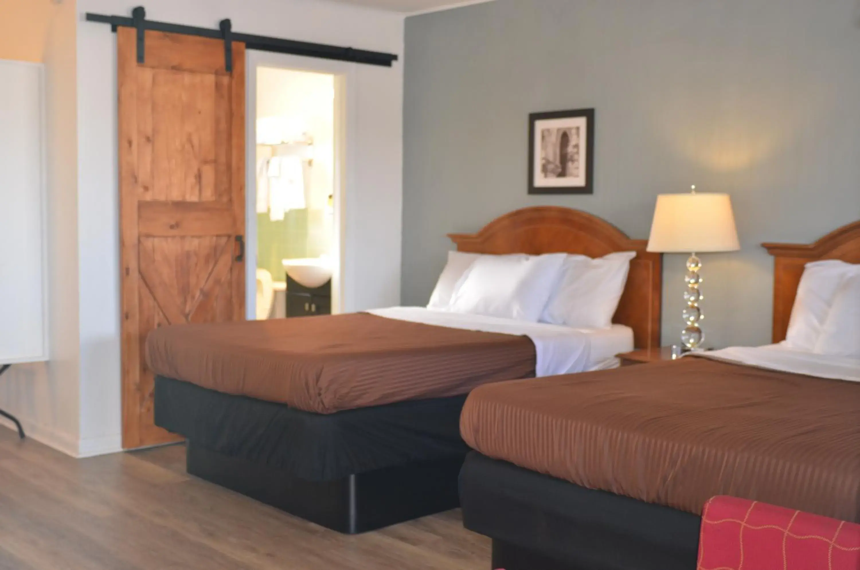 Deluxe Quadruple Room in The Oak Motel Deluxe Quadruple Room in The Oak Motel