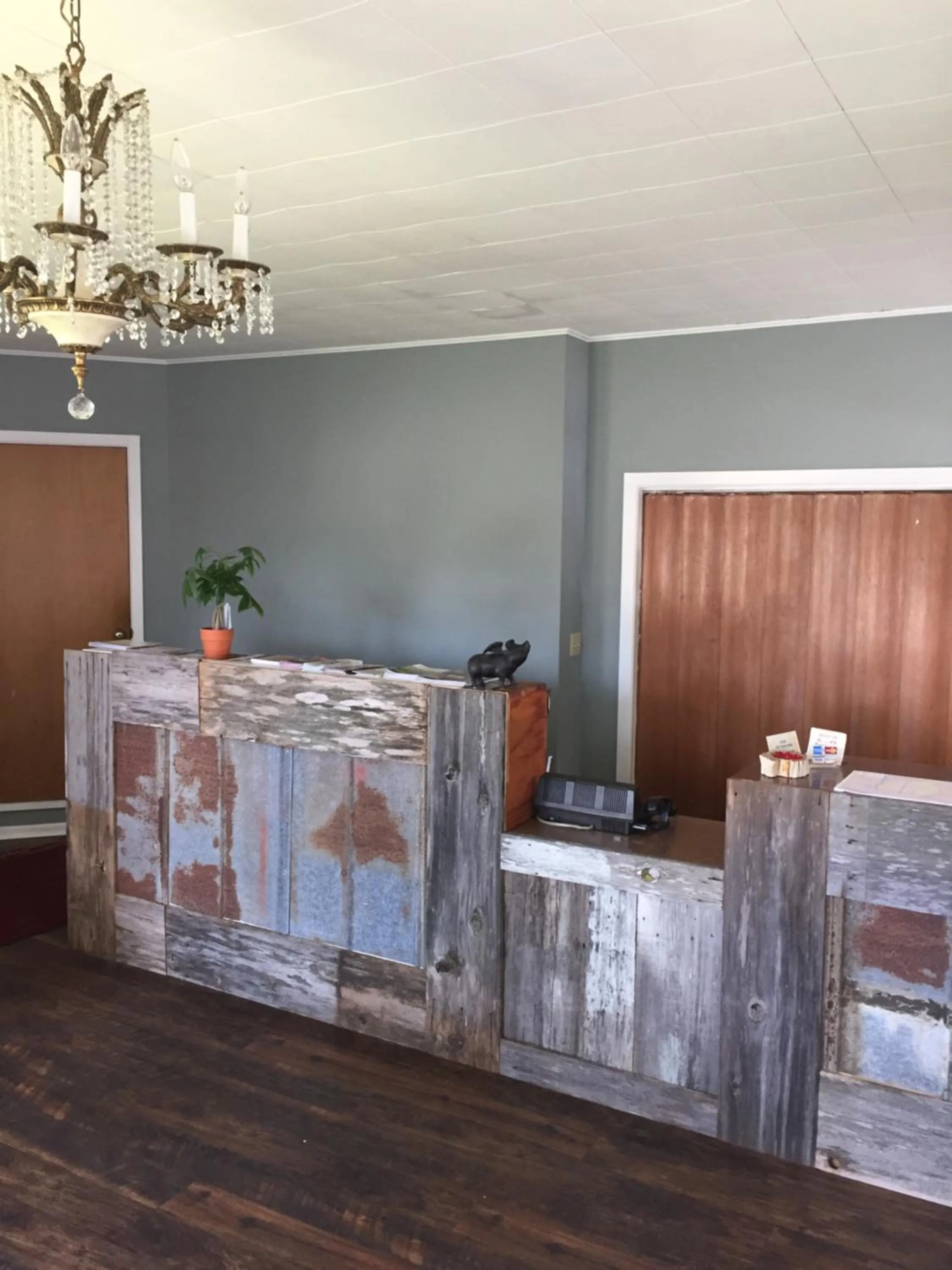 Lobby or reception in The Oak Motel