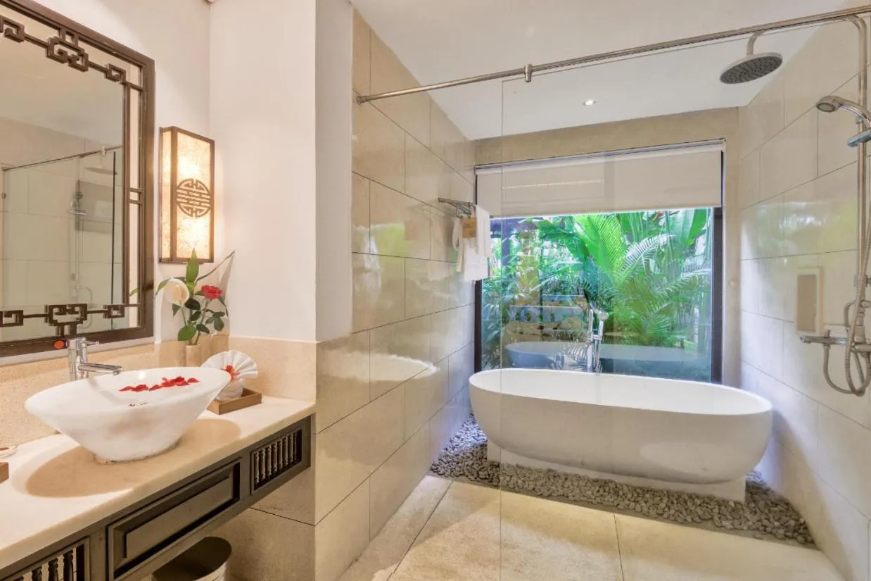 Bath in Hoi An Ancient House Resort & Spa