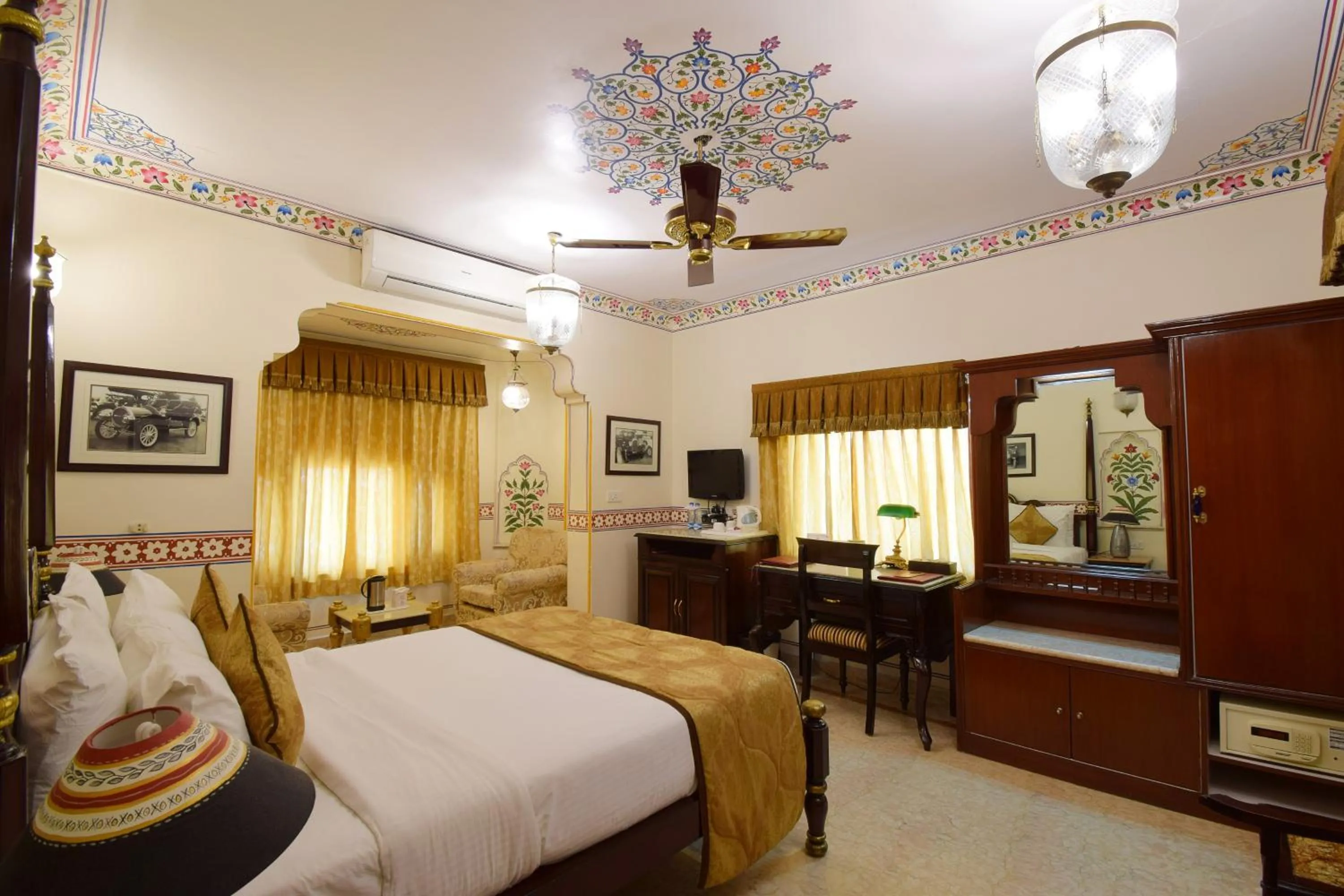 Photo of the whole room, Bed in Umaid Bhawan - A Heritage Style Boutique Hotel