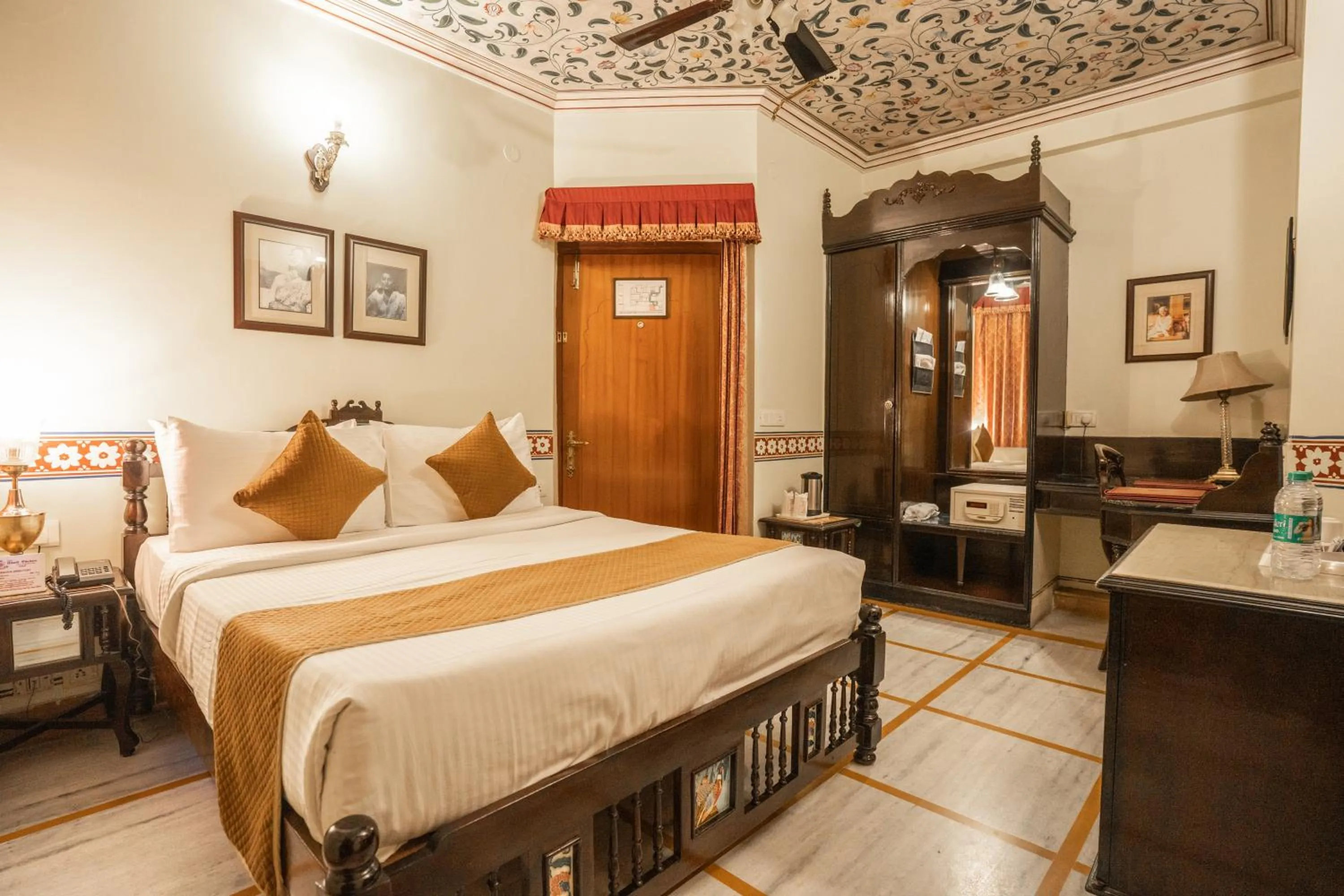 Bedroom, Bed in Umaid Bhawan - A Heritage Style Boutique Hotel