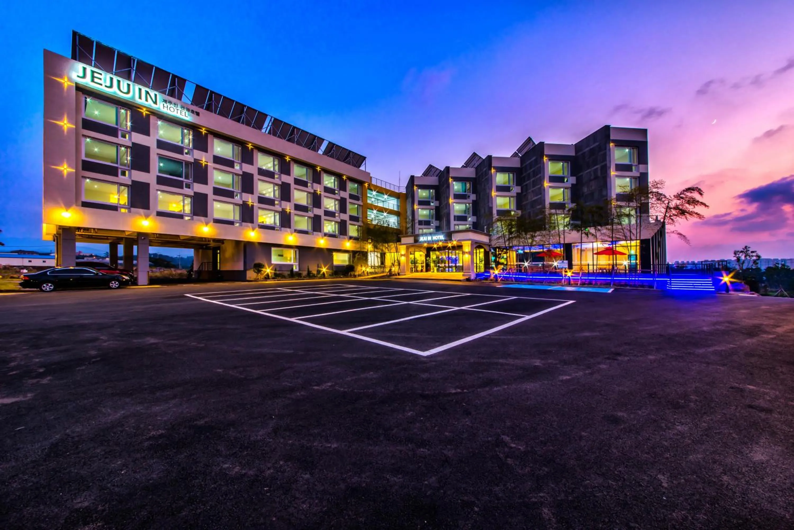 Property building in Jeju In Hotel