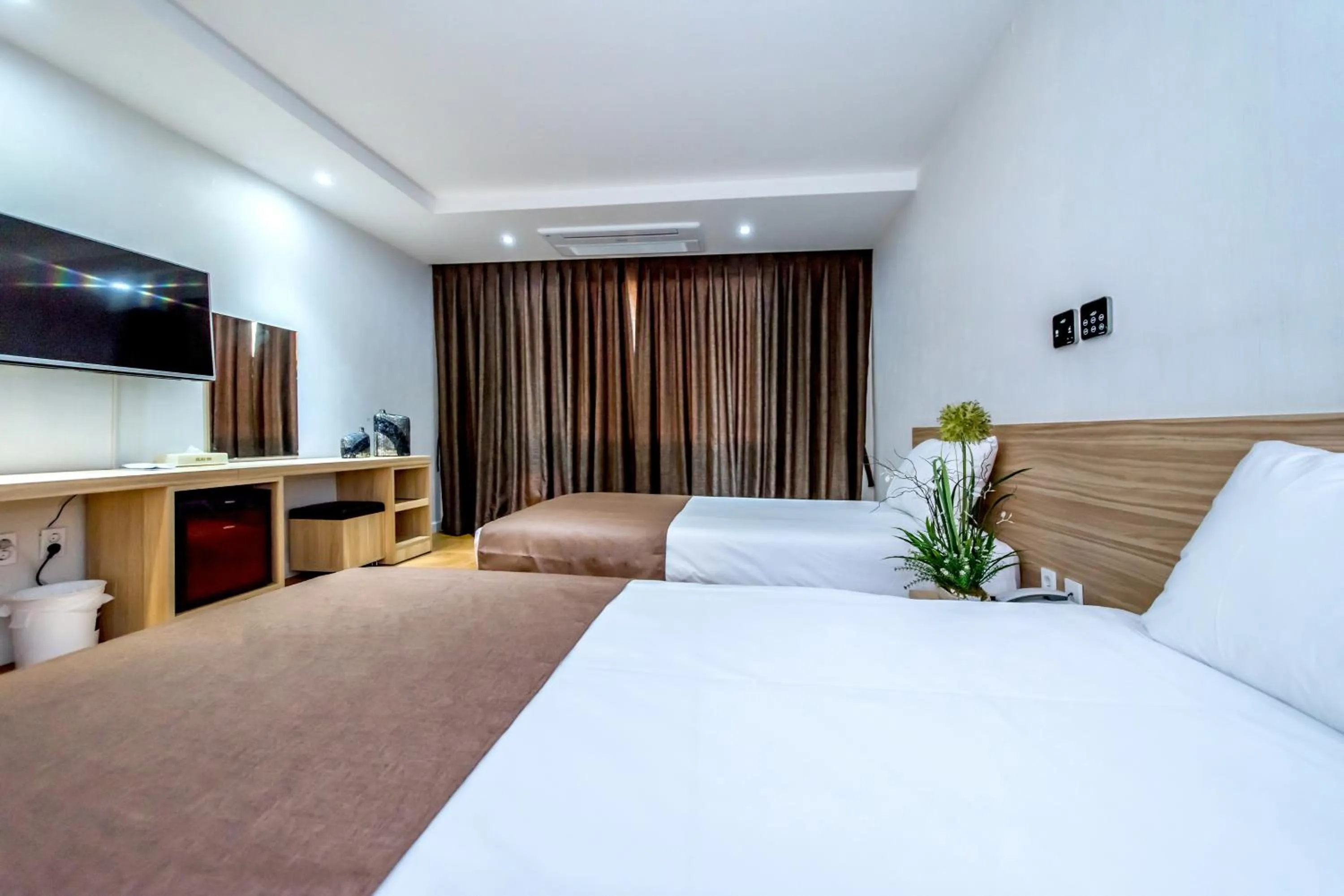 Bedroom, Bed in Jeju In Hotel