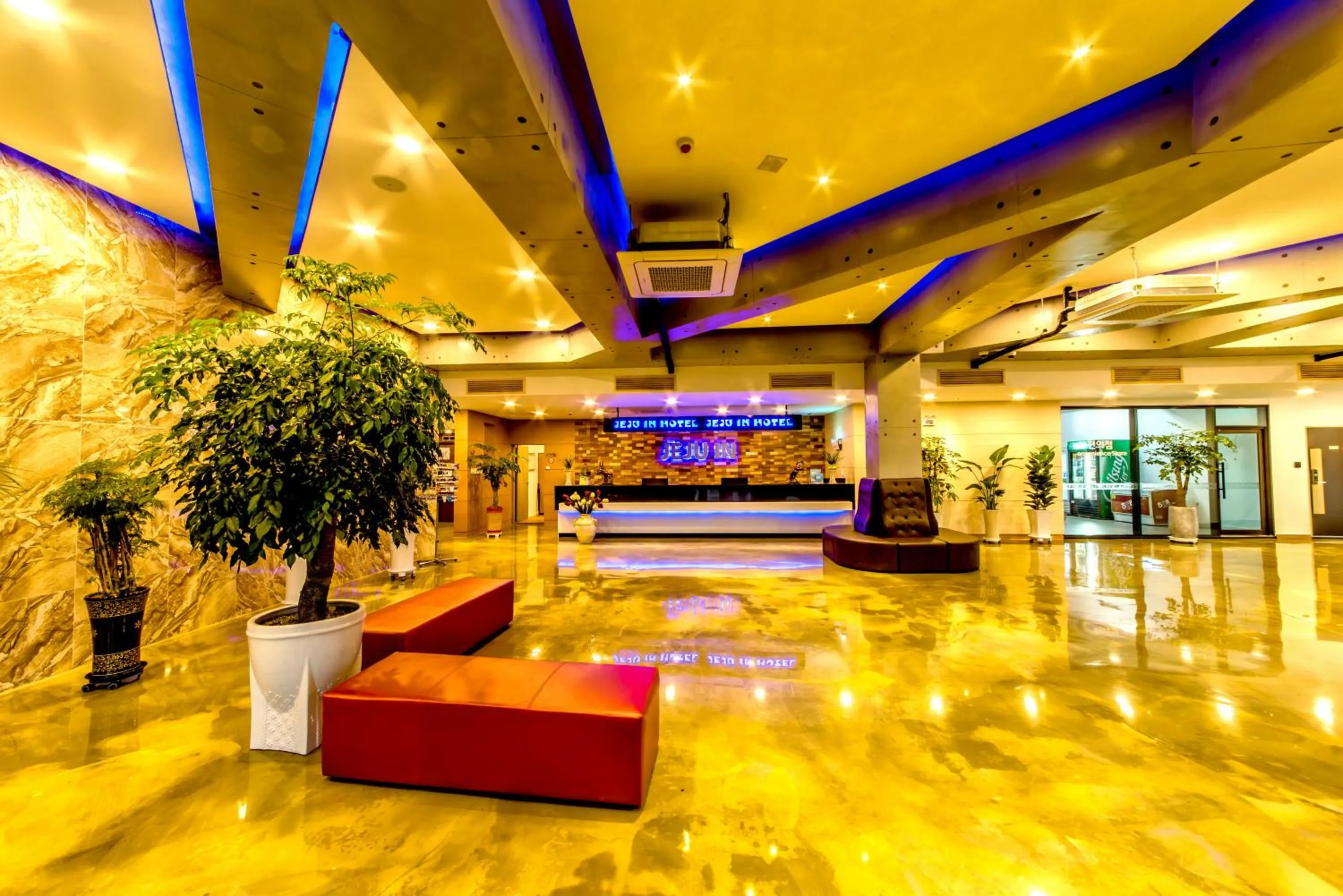 Lobby or reception in Jeju In Hotel