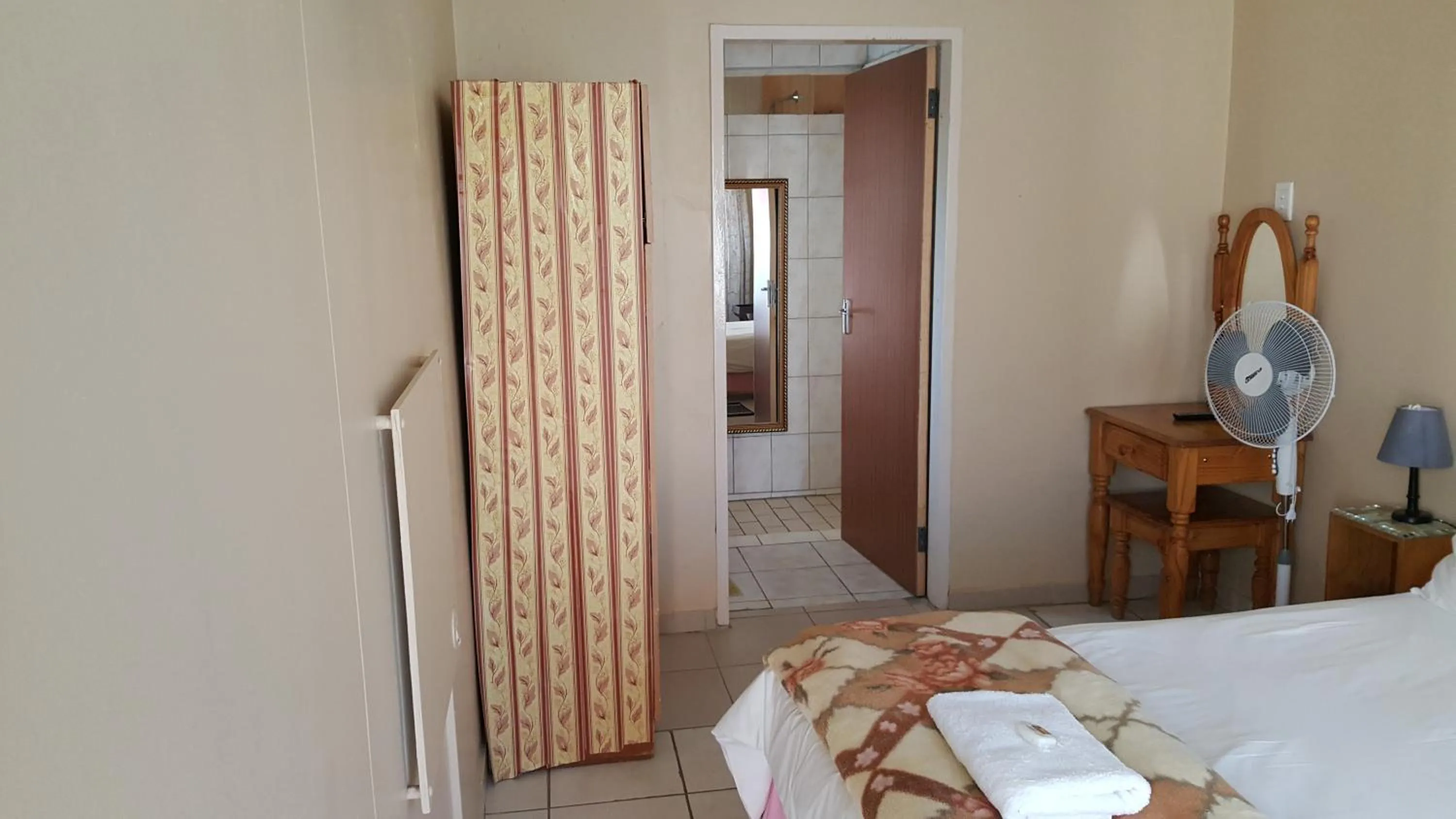 Photo of the whole room, Bed in Louhallas Accommodation