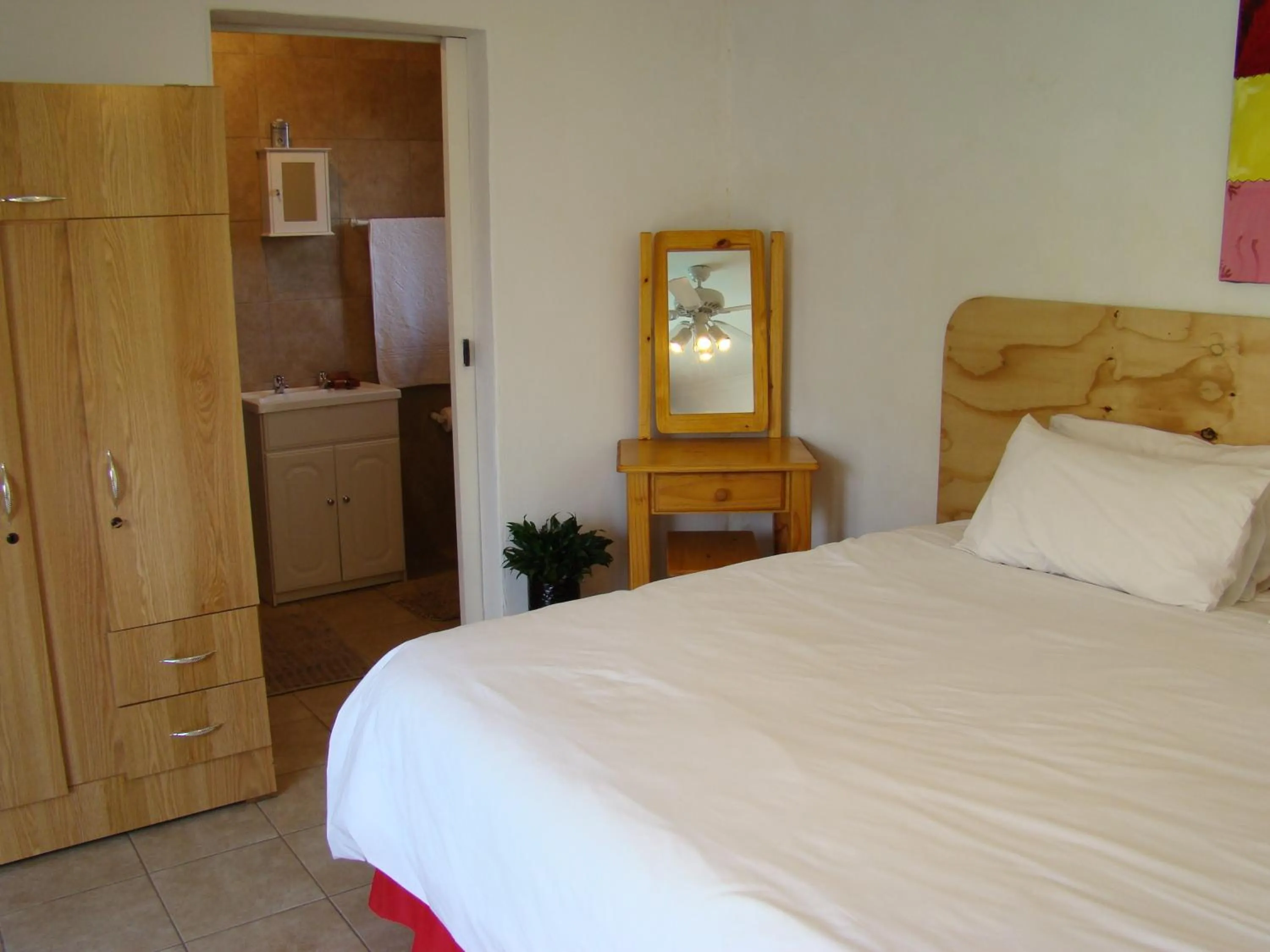 Bathroom, Bed in Louhallas Accommodation